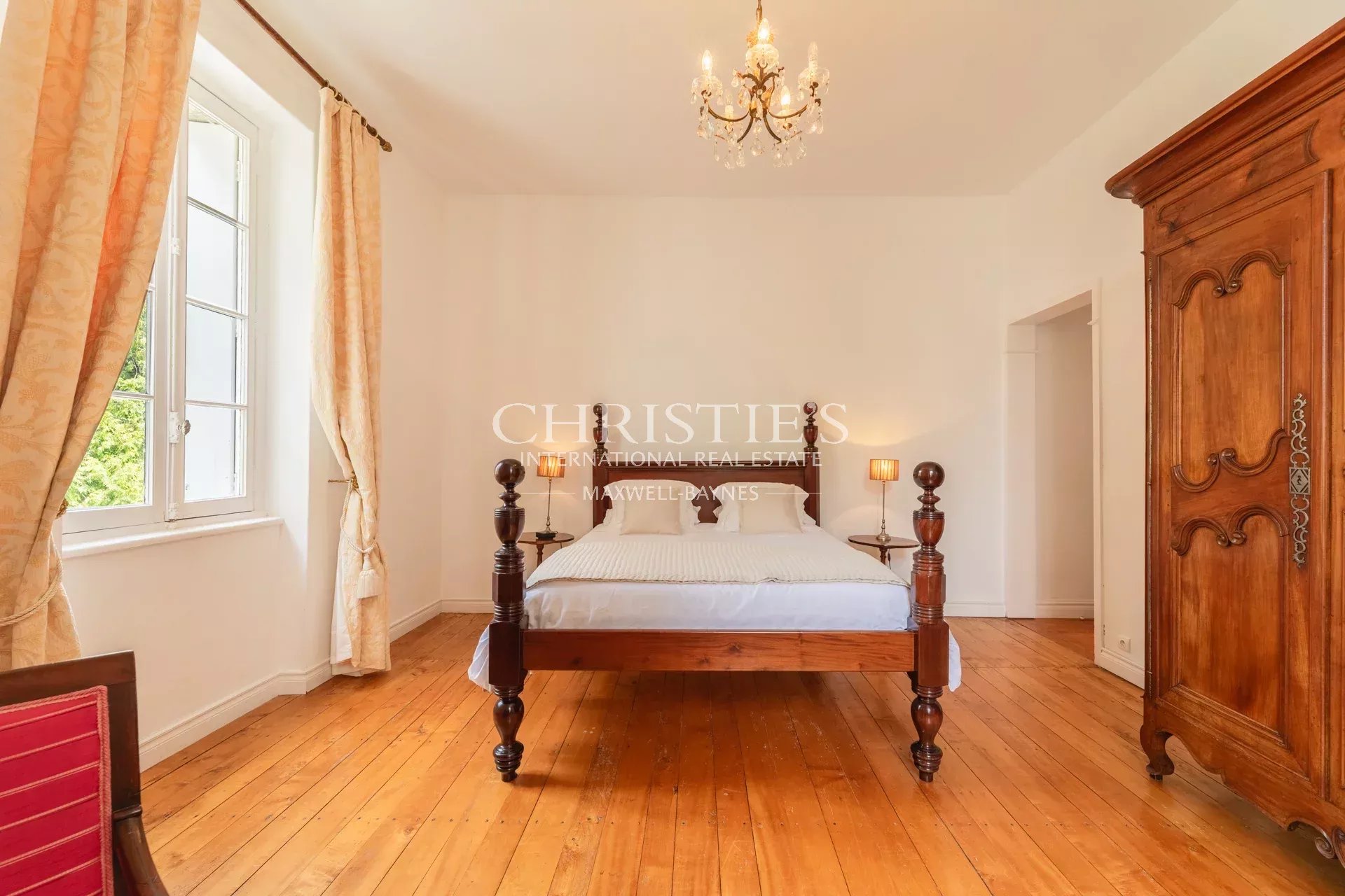 7 Bedroom Villa/Townhouse's Image 16