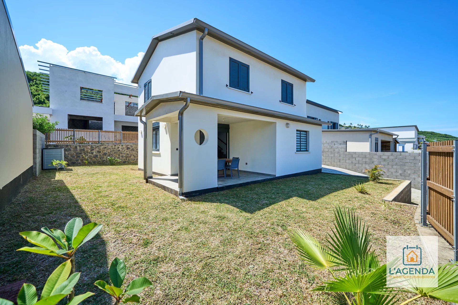 Villa 94 m² - Grands Bois