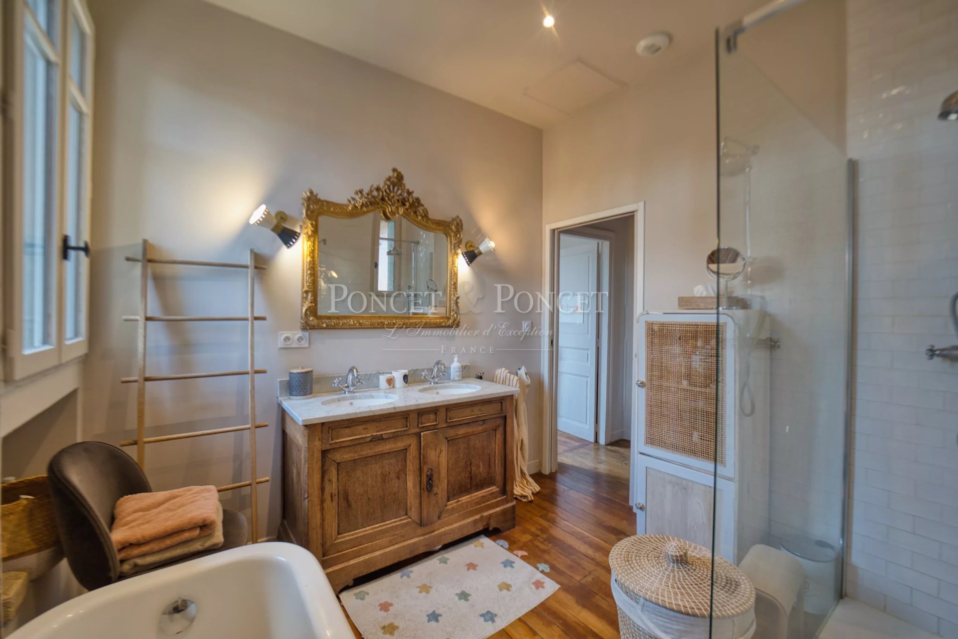 4 Bedroom Villa/Townhouse's Image 5