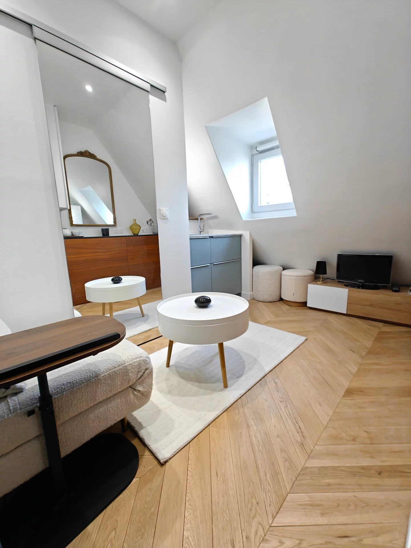 STUDETTE - DERNIER ETAGE- 75005 PARIS - Image 1