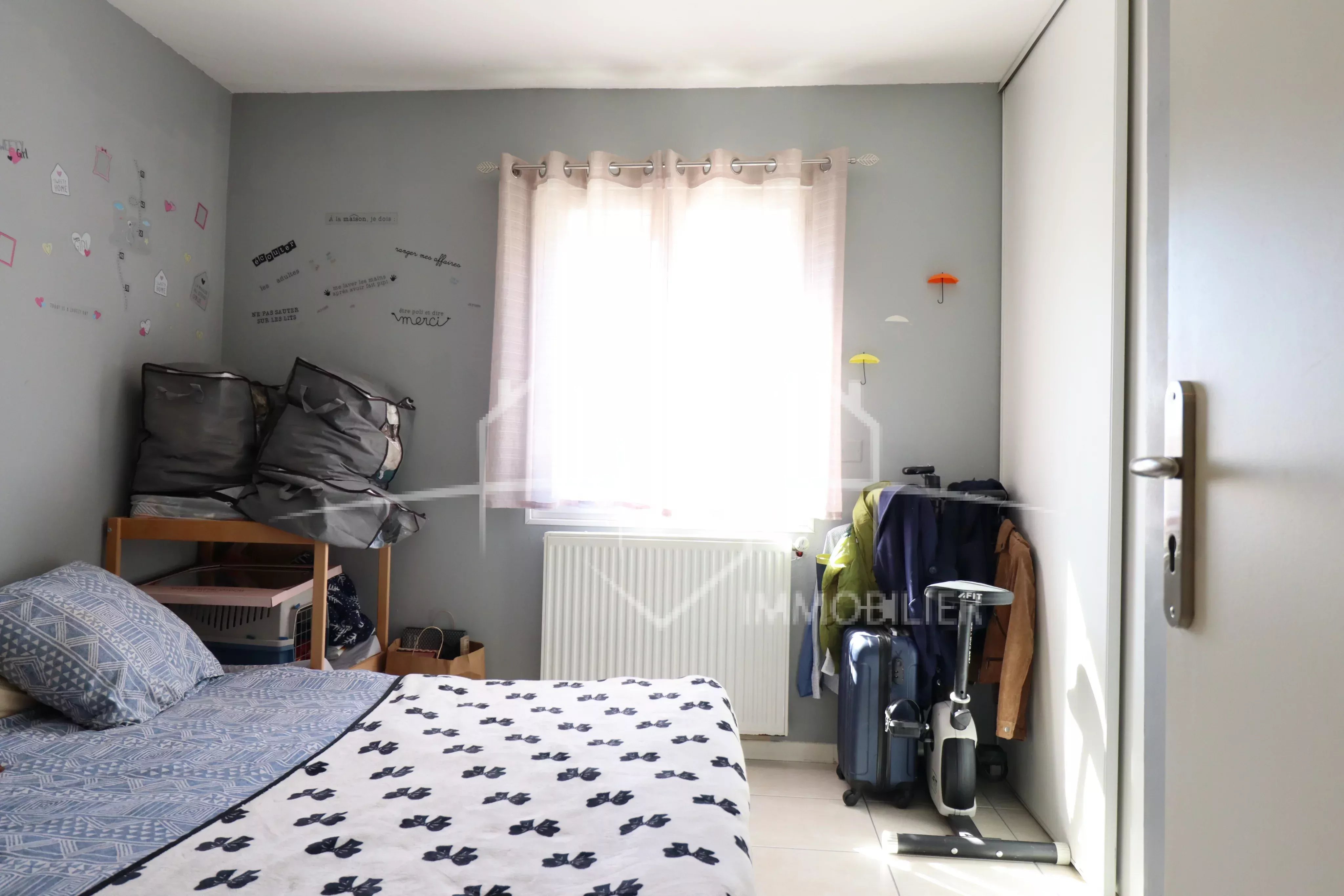 Maison familiale de 120 m² avec piscine à Saint-Maurice-l'Exil
