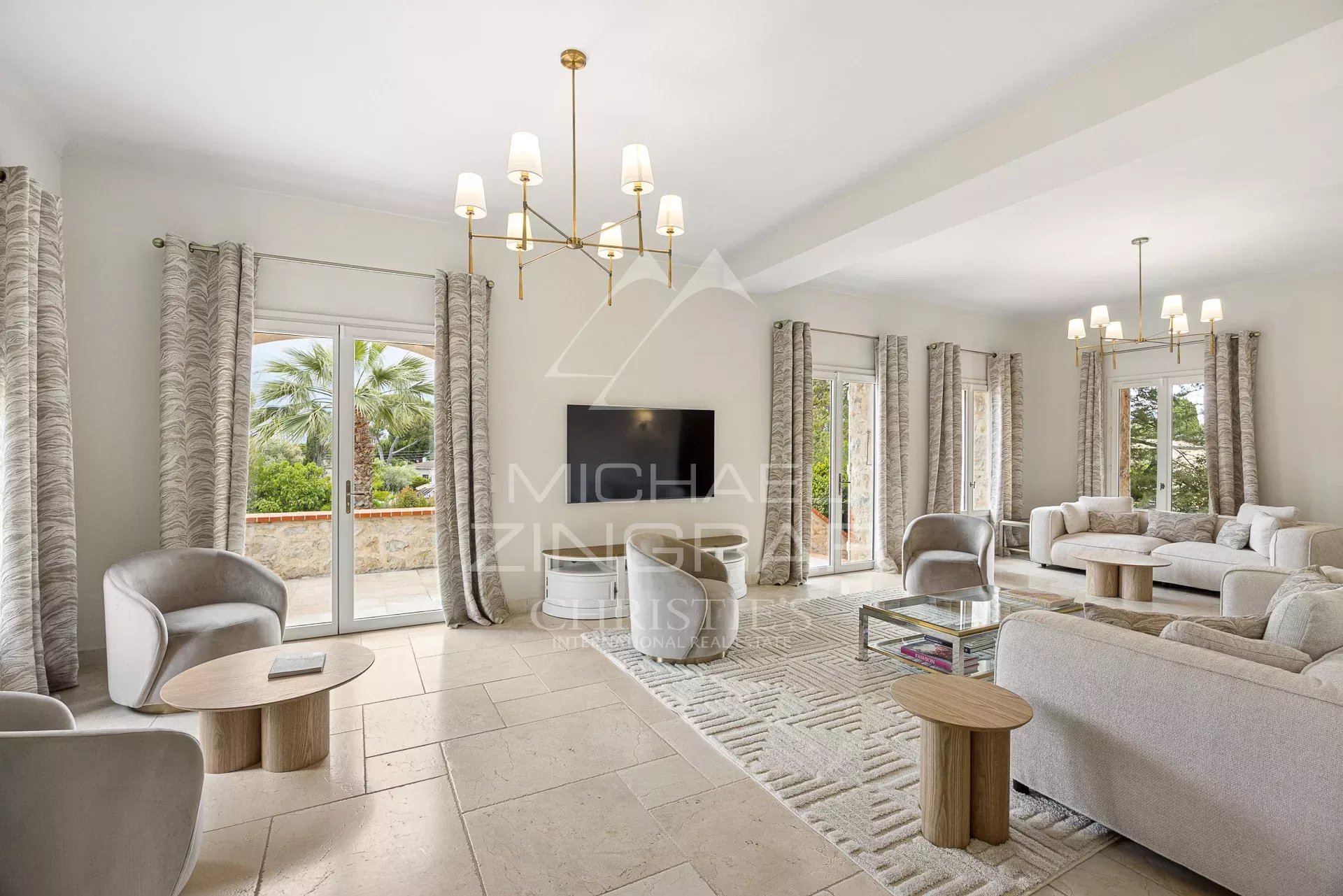 6 Bedroom Villa/Townhouse's Image 4