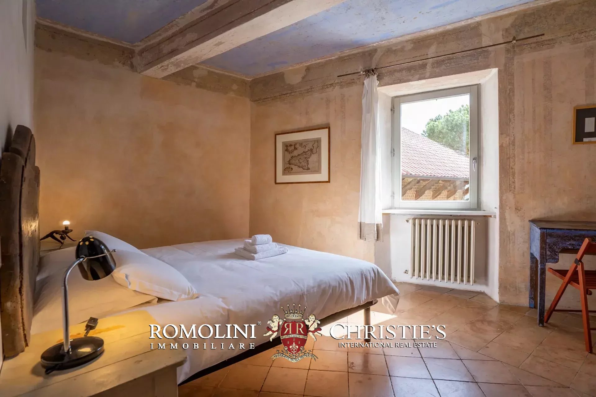 10 Bedroom Villa/Townhouse's Image 100