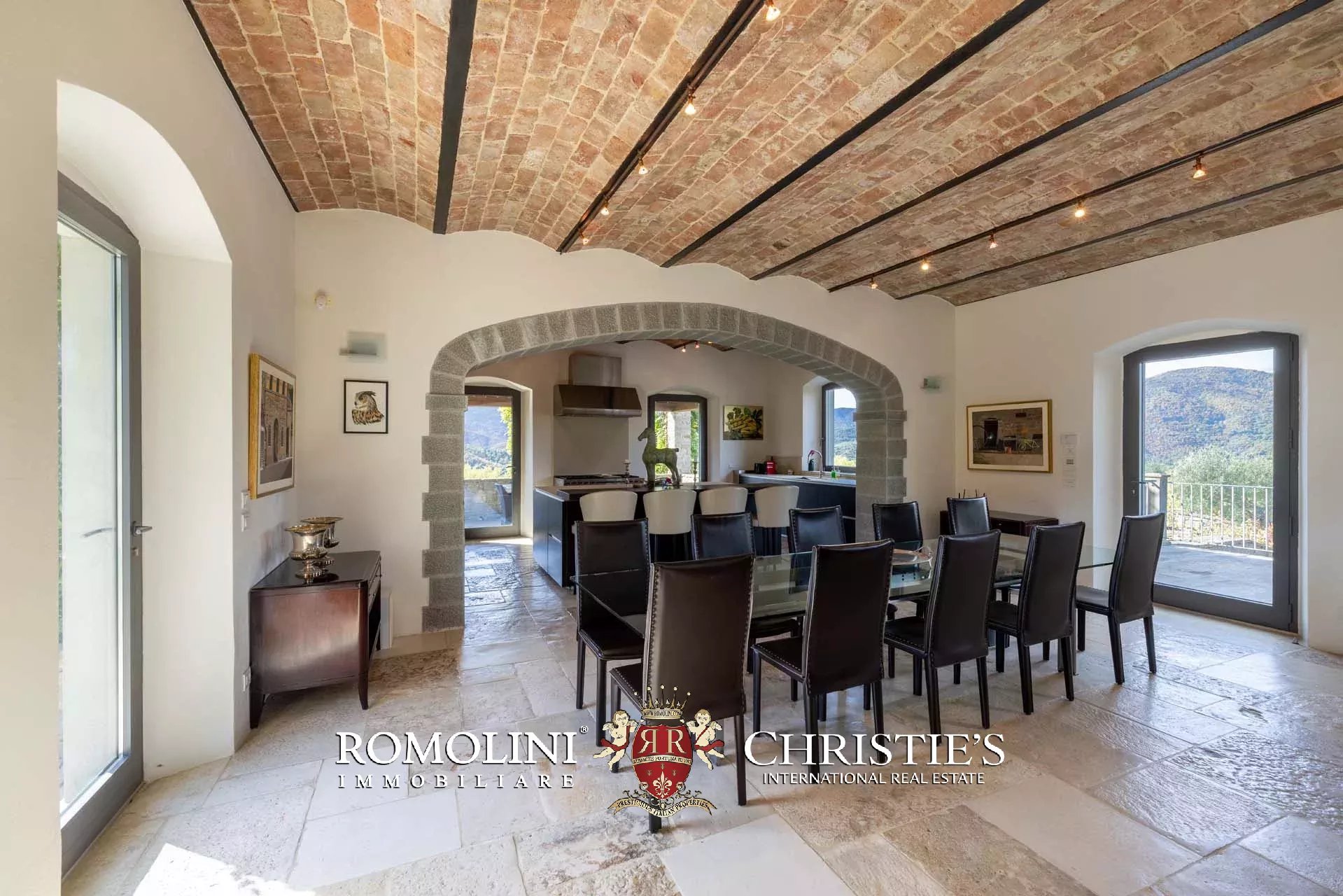 7 Bedroom Villa/Townhouse's Image 40