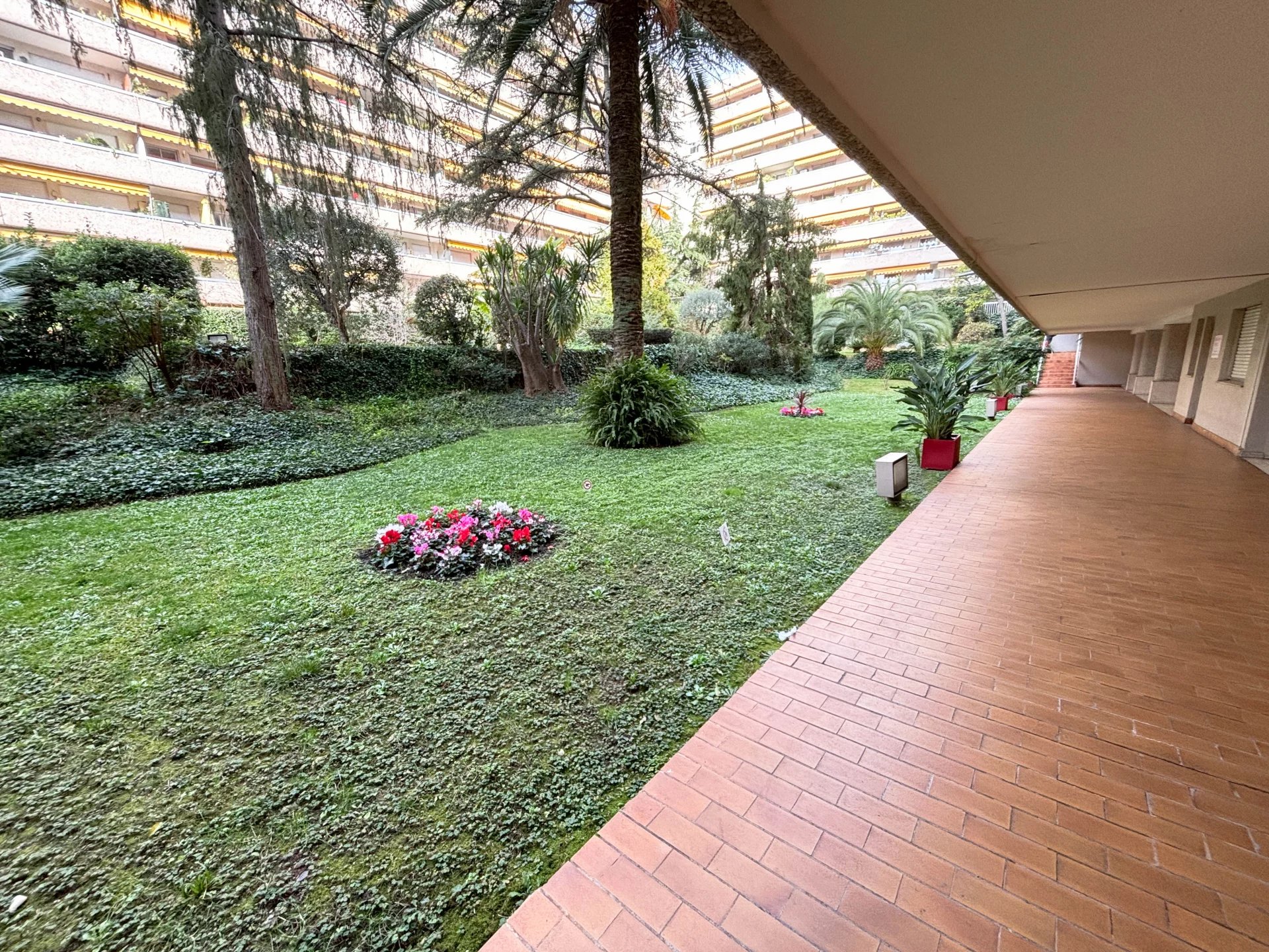 NICE GORBELLA -  Studio 32,75m2