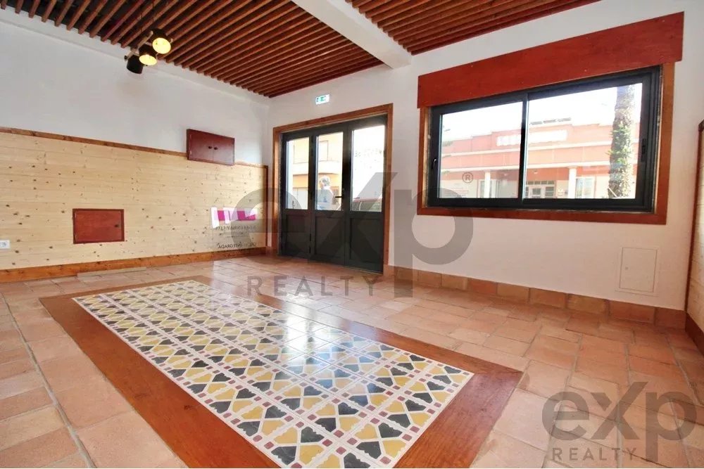 Commercial Shop in Vibrant Fuseta, Faro 85949002 image 4