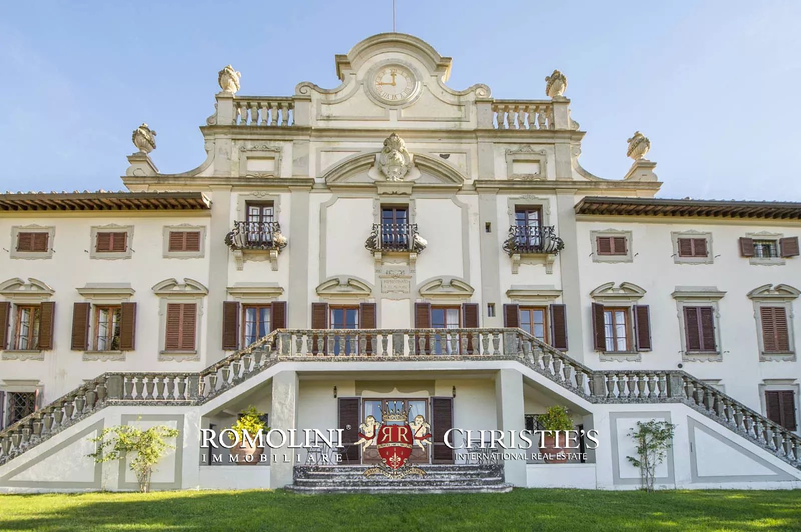 LUXURY HISTORICAL VILLA FOR SALE IN RADDA IN CHIANTI, TUSCANY
