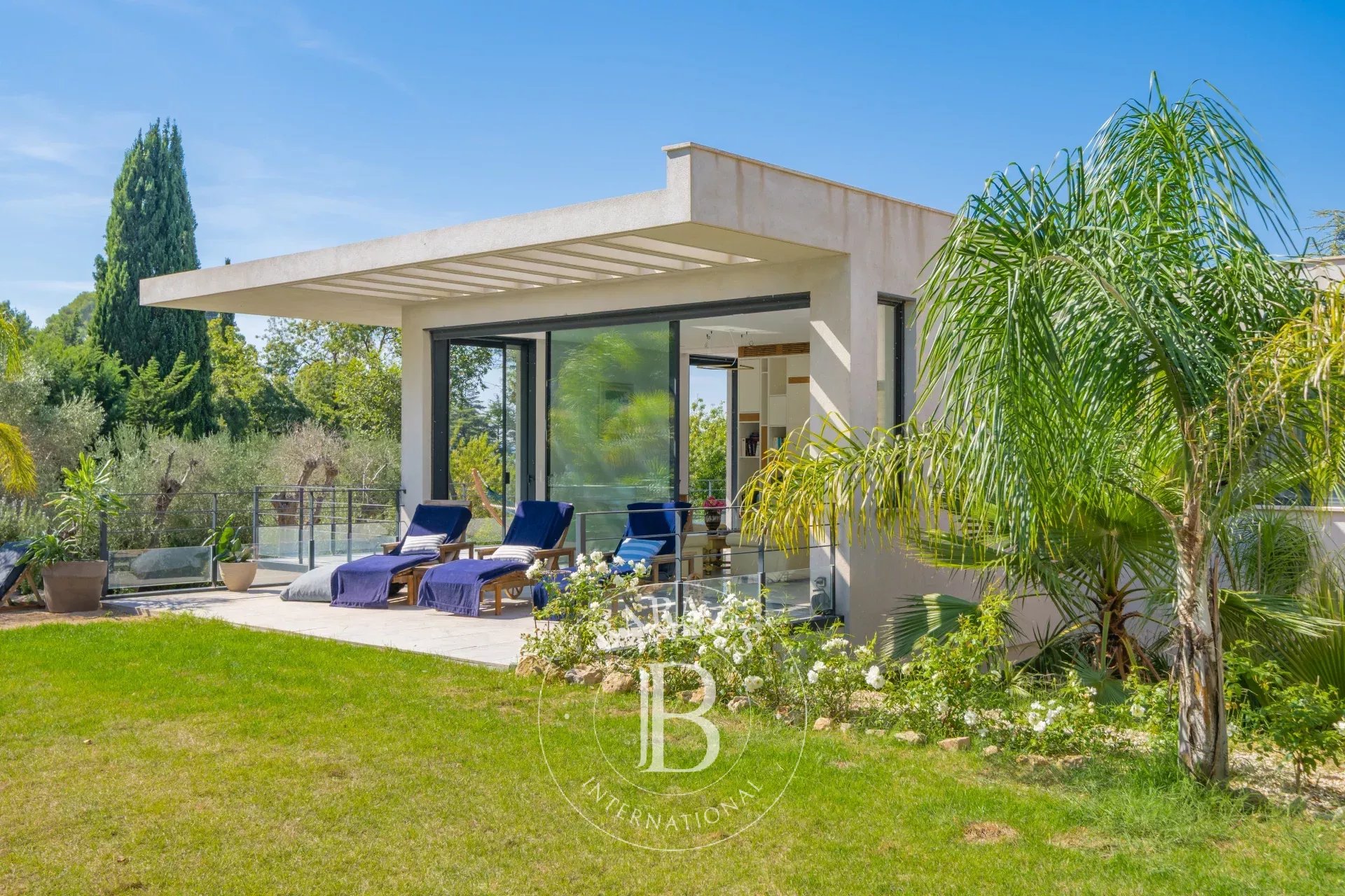 Ev Mougins - picture 23