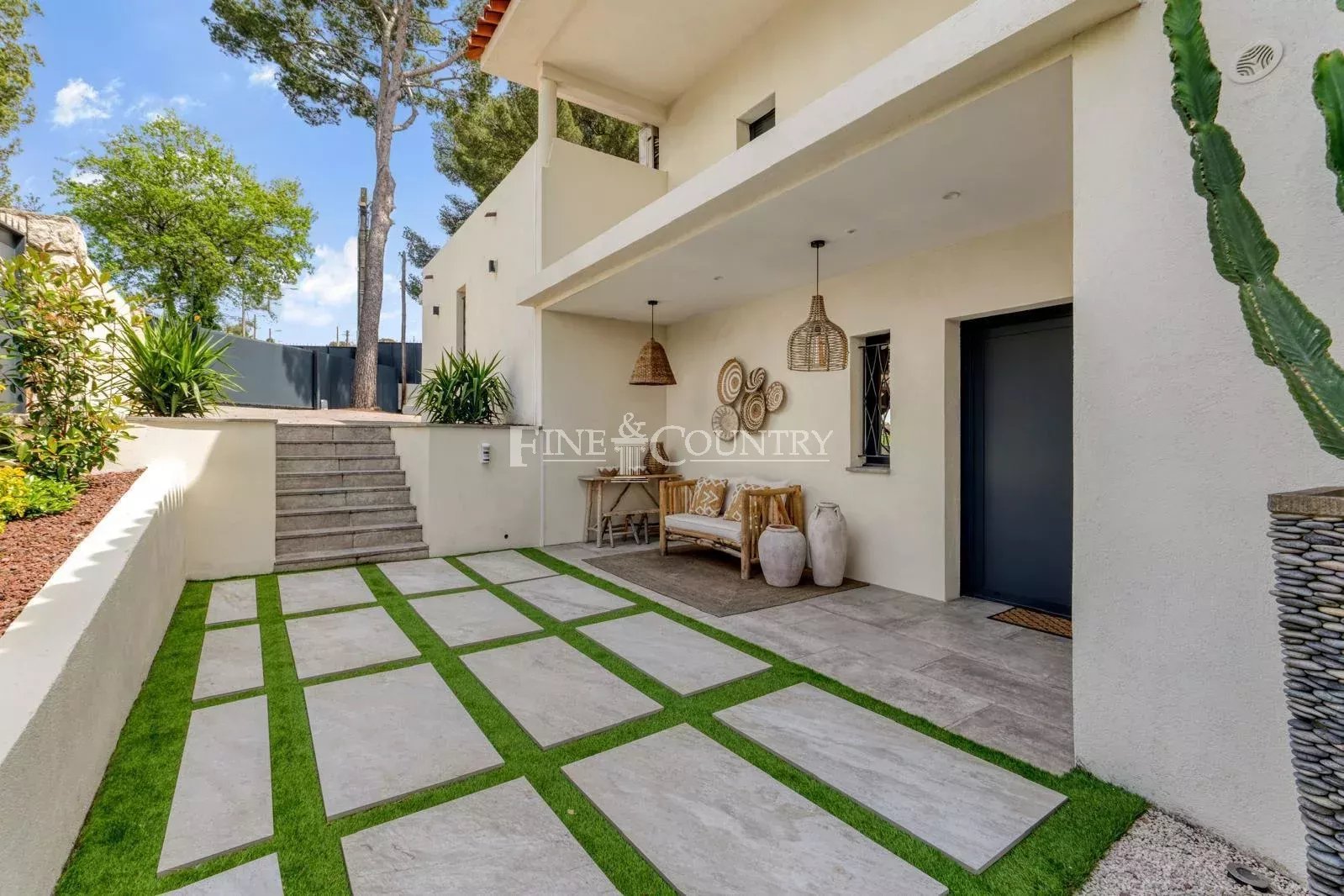 Photo of Villa for sale in Le Cannet  with sea view
