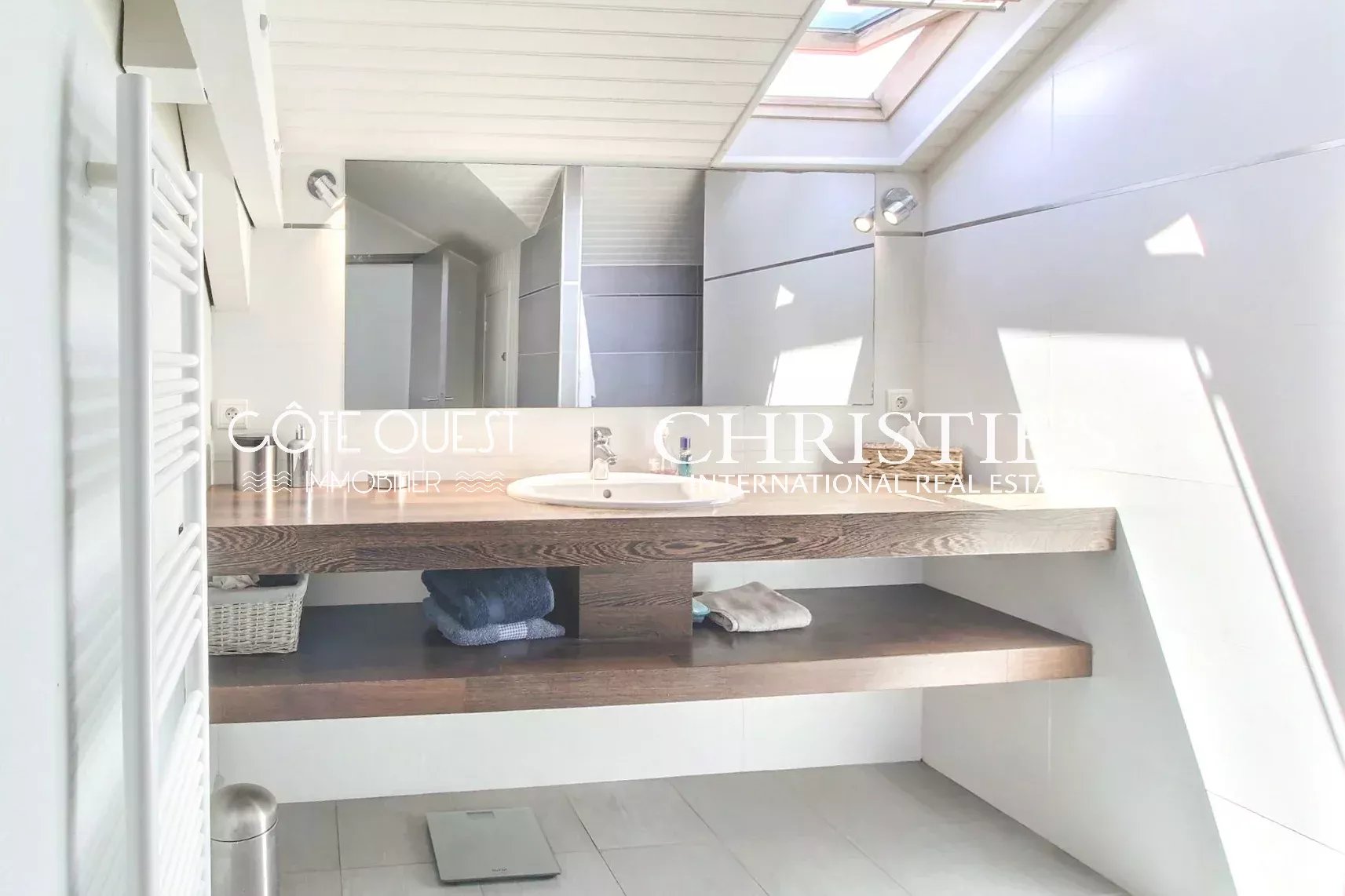5 Bedroom Villa/Townhouse's Image 13