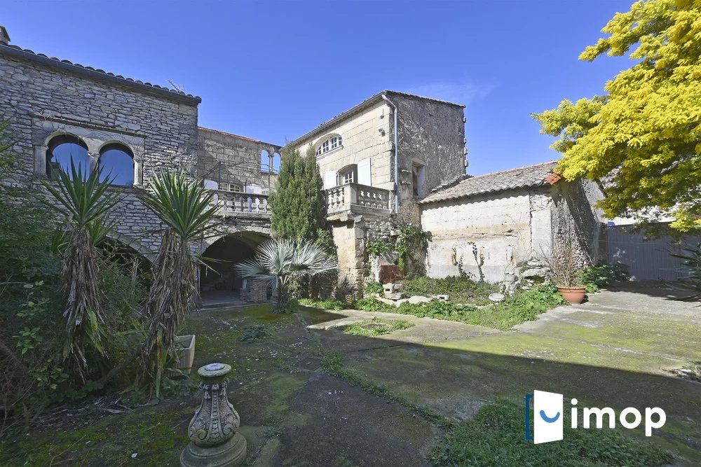 Charming 8-Room House in Historical Congénies