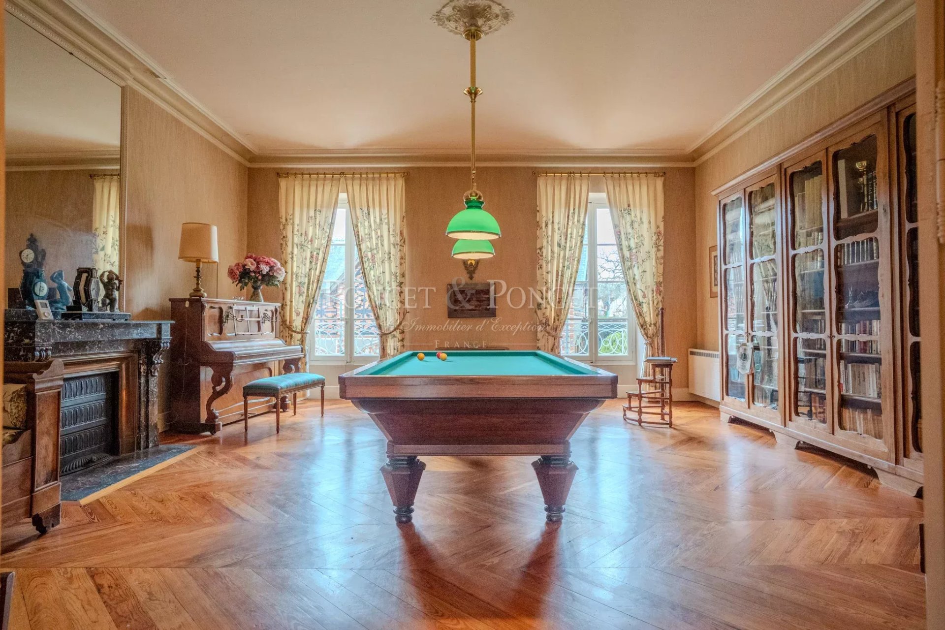 6 Bedroom Chateau's Image 17
