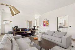 Four-Bedroom Apartment in the Heart of Cannes — photo 5 of 7