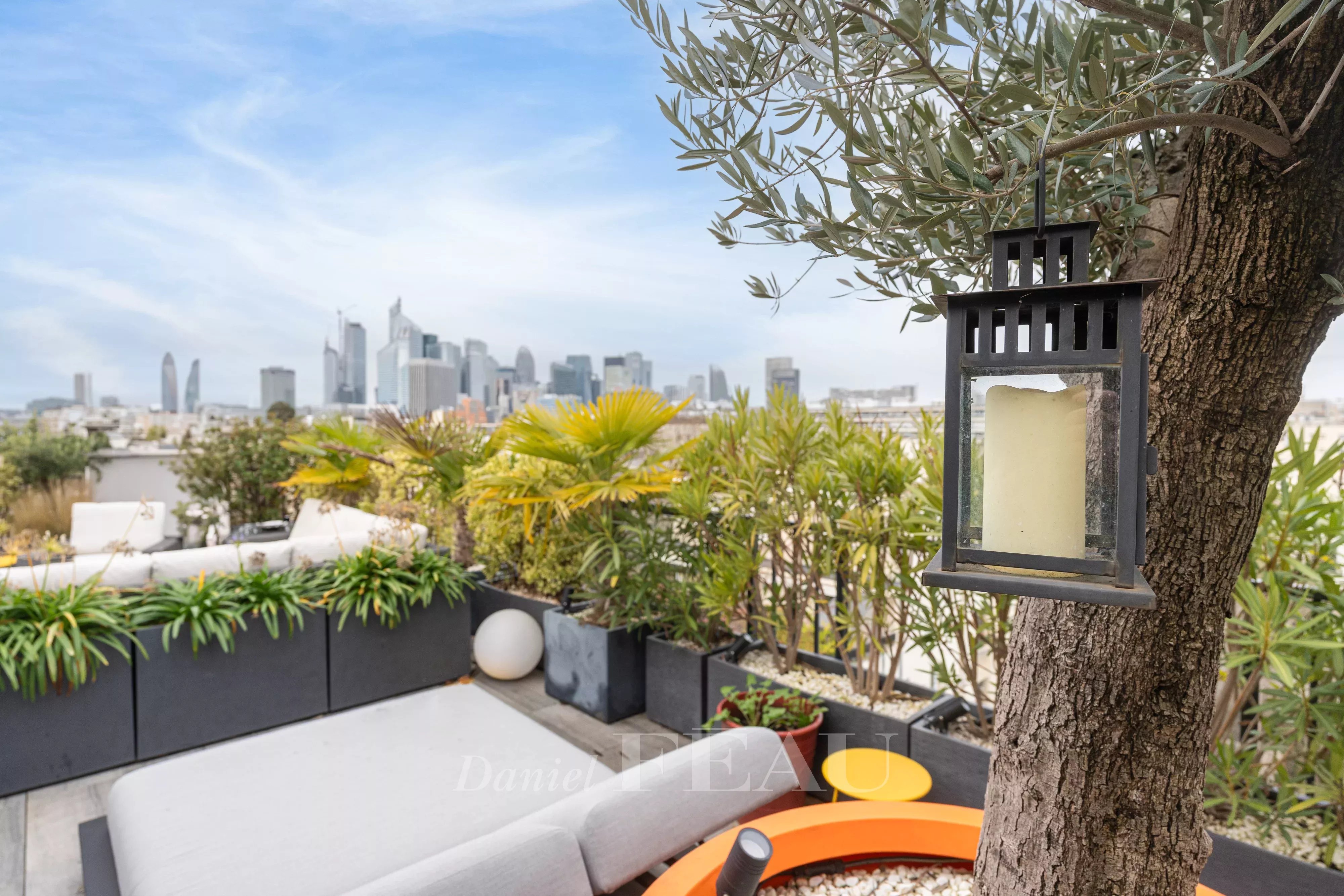 Neuilly - Saussaye - Dernier étage terrasse