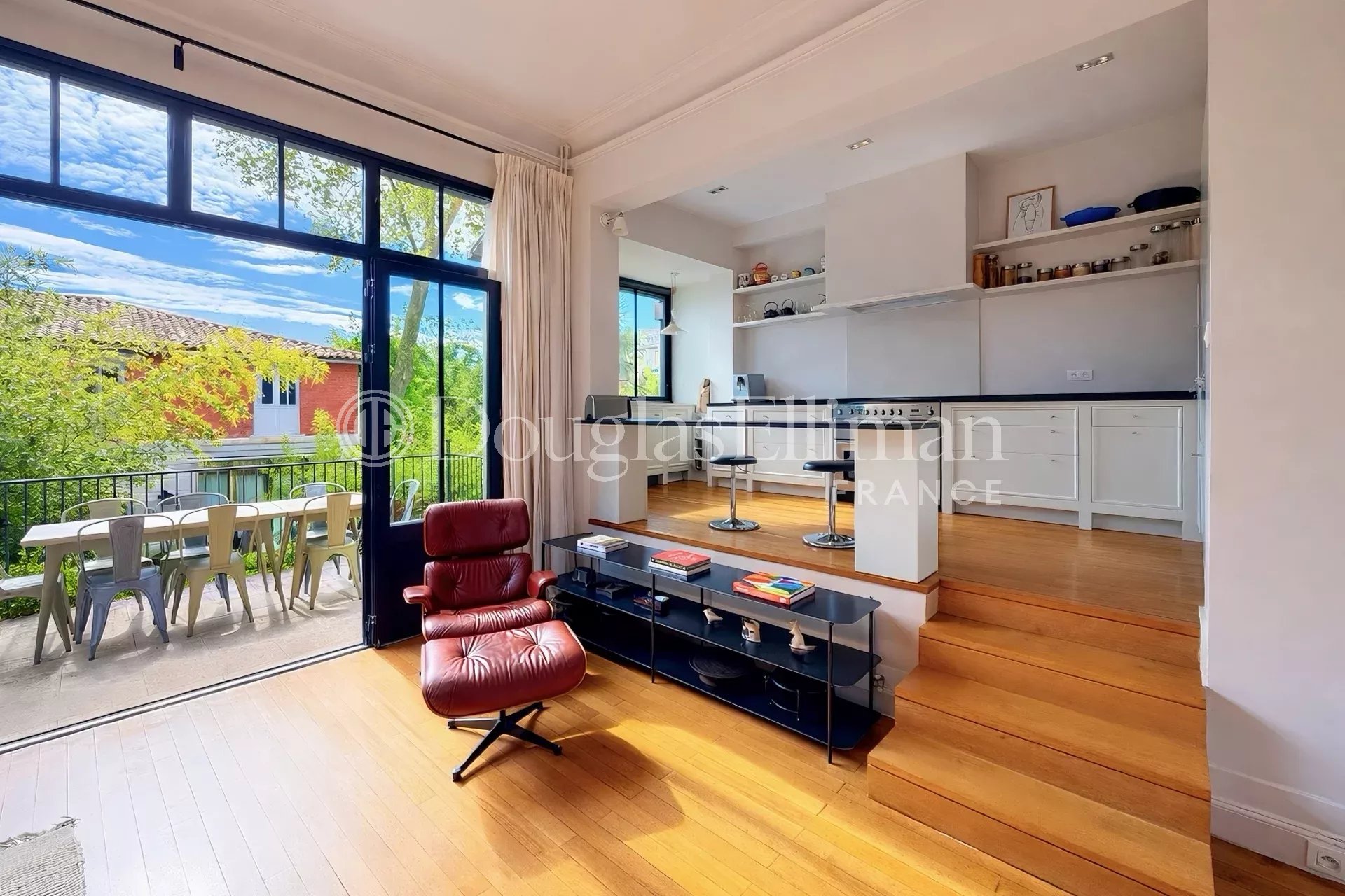 Bordeaux- Saint Seurin – Hôtel Particulier avec Jardin - Image nᵒ3