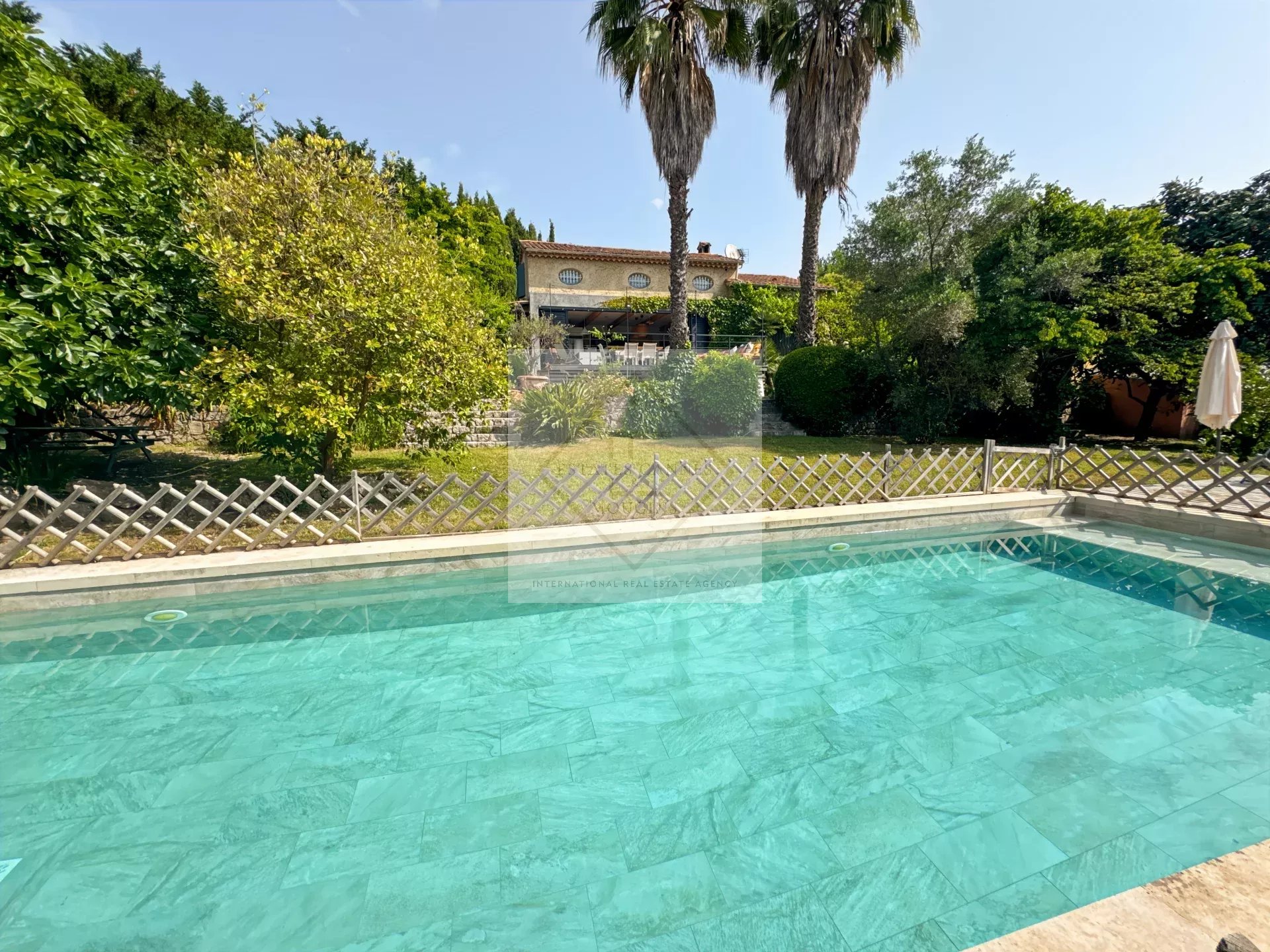 À louer – Élégante demeure au cœur de Mougins — фото 2