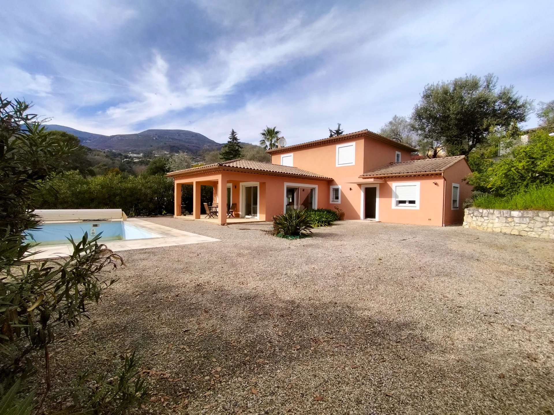 VENCE - Villa Néo-Provençale de 190 m2 avec Piscine