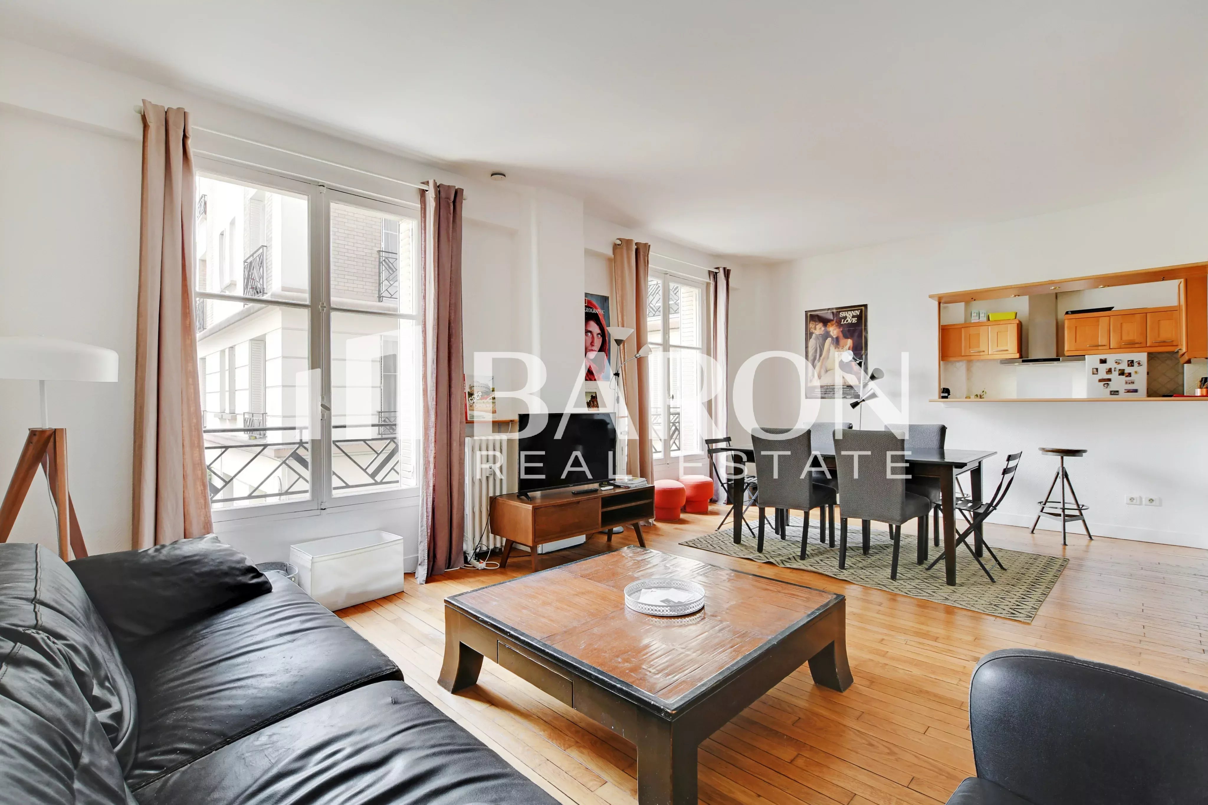 PARIS IXe - 97m2 - 3 Pièces 2 Chambres - Photo 2