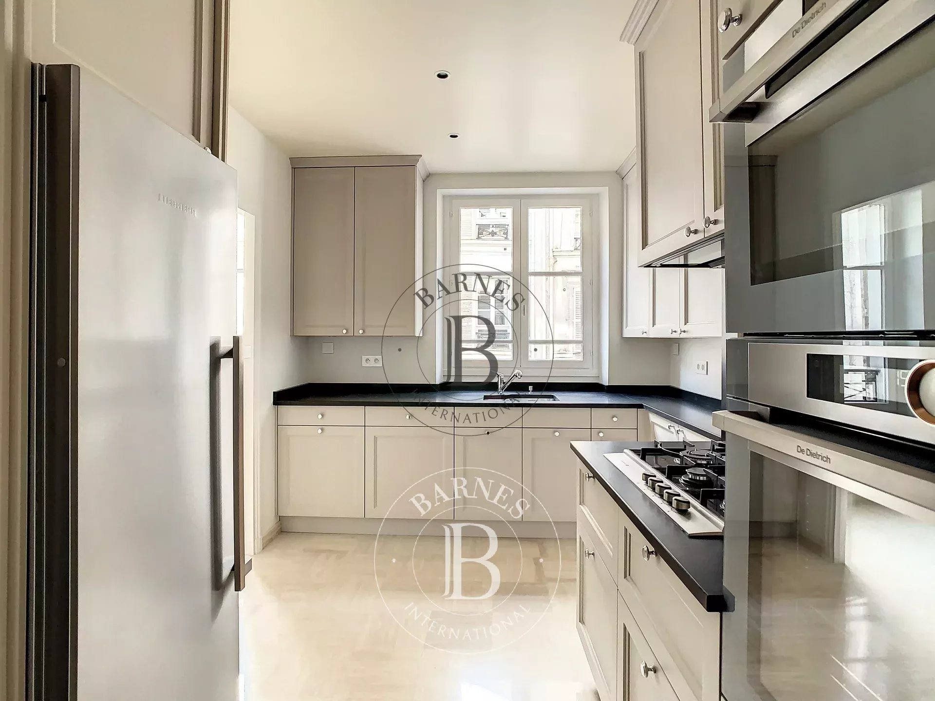 Daire Paris 8ème - picture 6