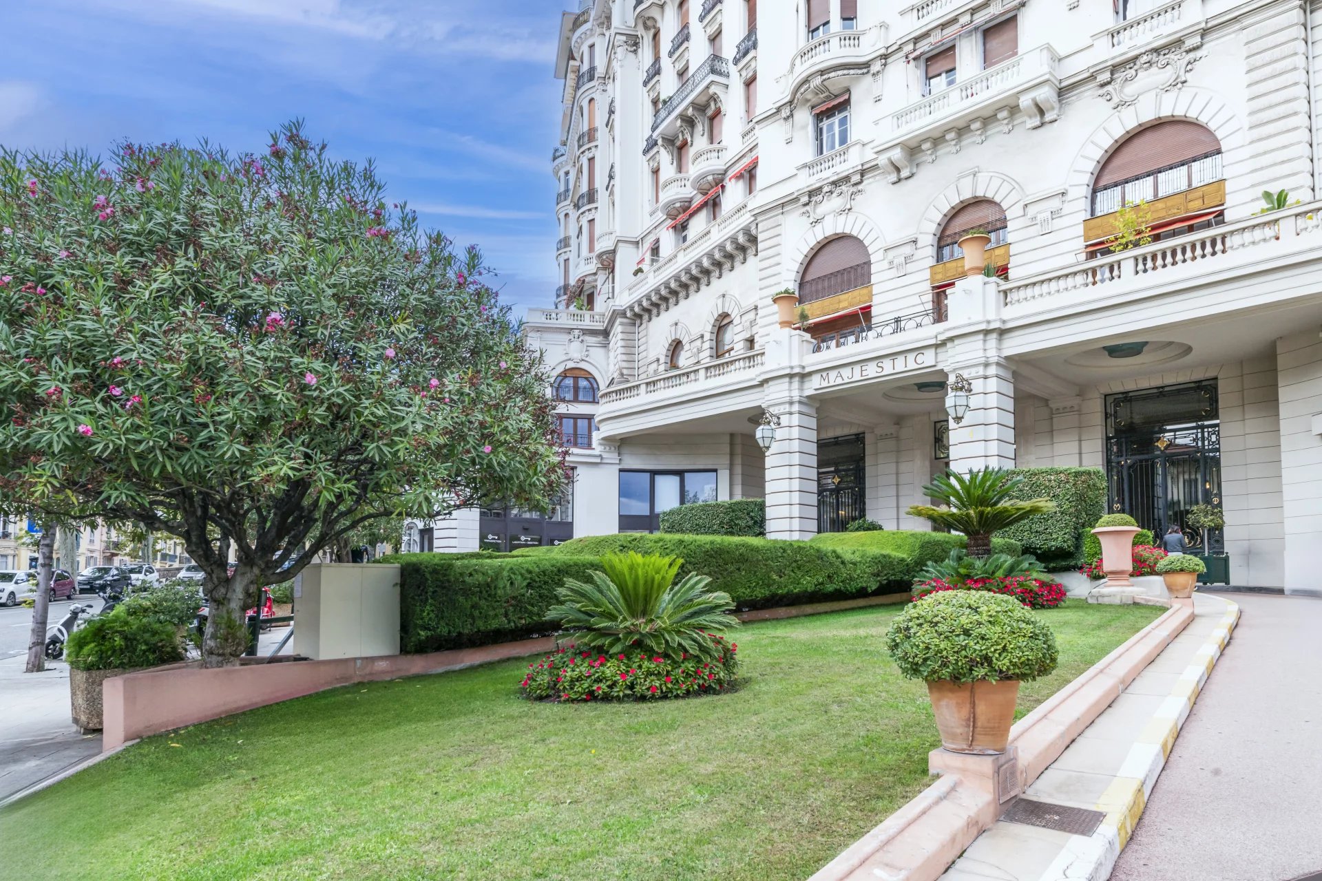 Qlistings - 2 Bedrooms - Apartment - Alpes-Maritimes - For Sale - 10376 Property Image