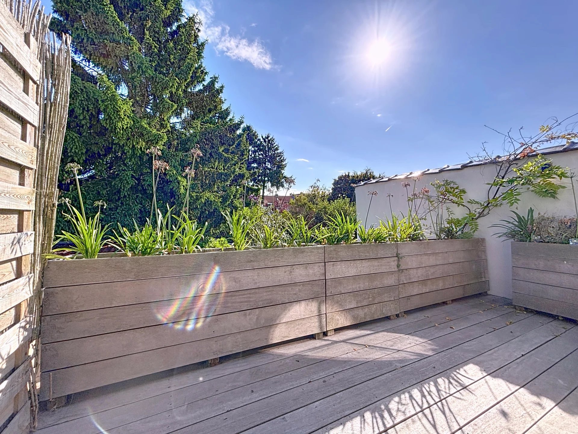 Appartement de caractère rénové de 125 m2 deux chambres terrasse