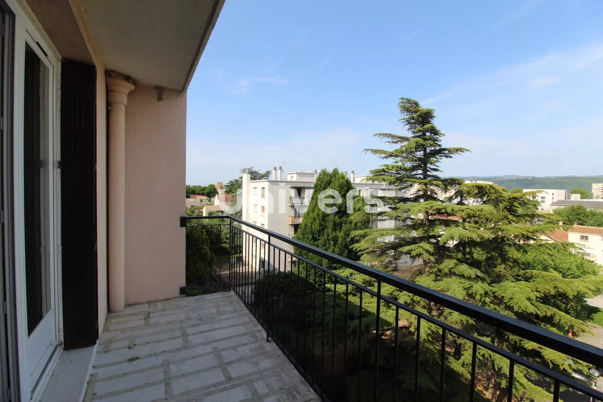 APPARTEMENT de 76 m² de 4 pièces avec TERRASSE et GARAGE