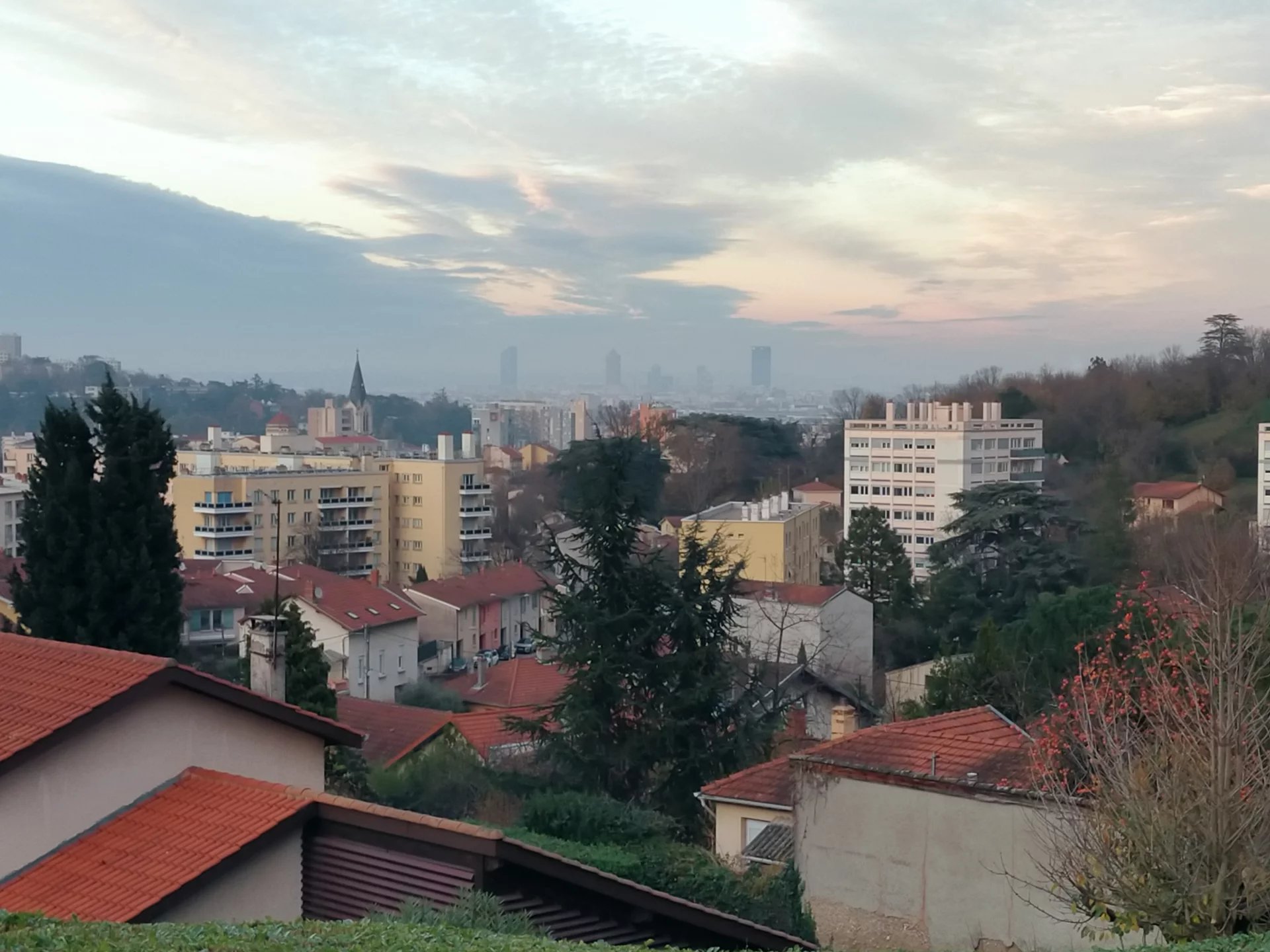 511802 Location Oullins