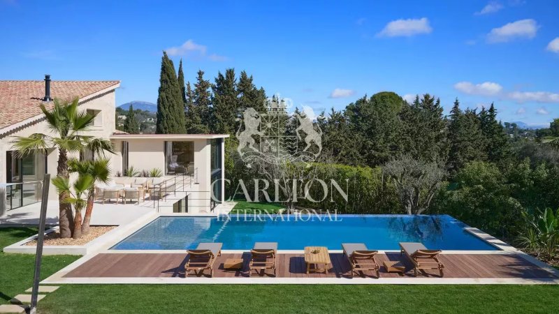 Mougins