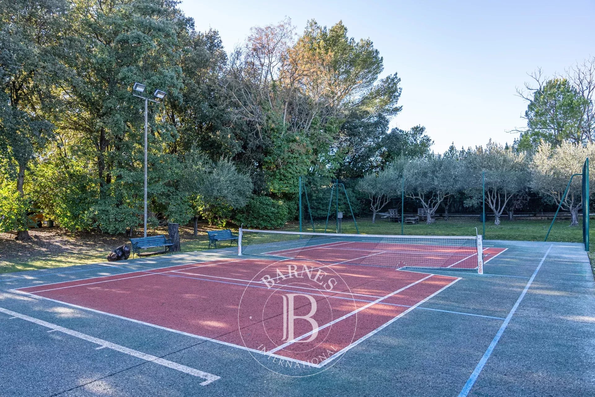 EXCLUSIVE - LA BASTIDE DE JOURDANS - HOUSE 376M² - 6 BEDROOMS - GARDEN 6300M² - POOL - TENNIS - picture 17