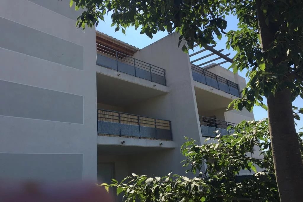 Location, appartement avec terrasse