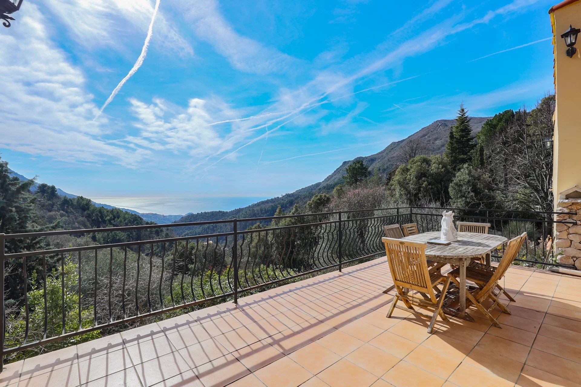 VILLA DE CHARME VUE MER / MONTAGNES