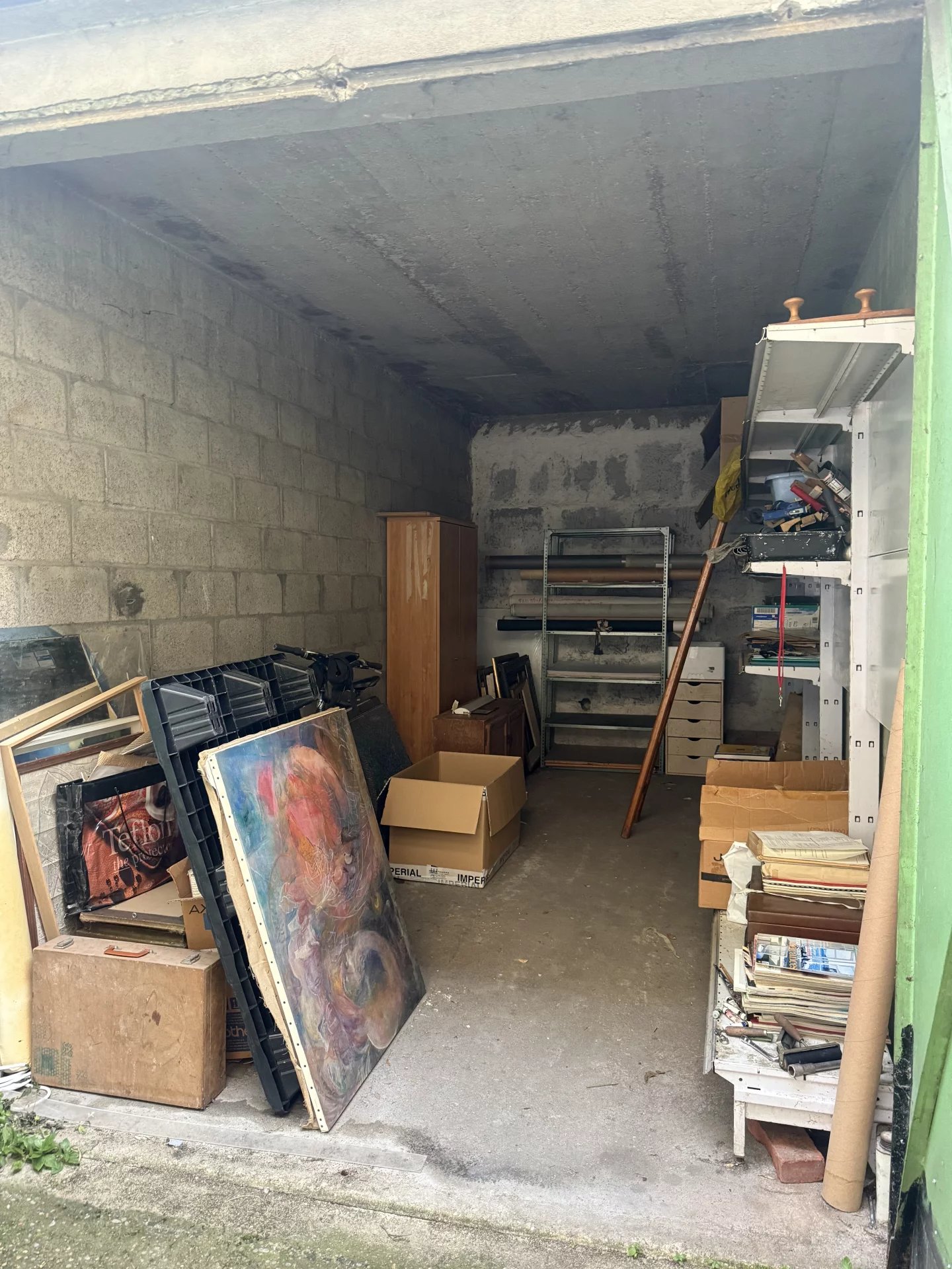 Box fermé à vendre – Rue de Paris, Clichy - Image 1