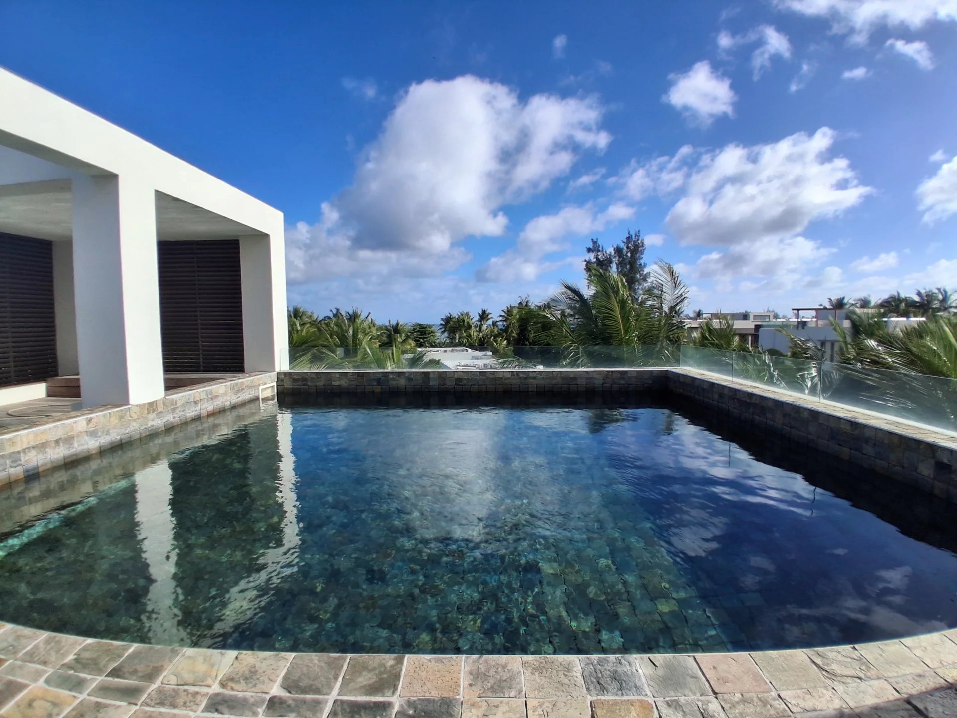 Exceptional Renovated Penthouse with Private Rooftop, Pool & Beach Access