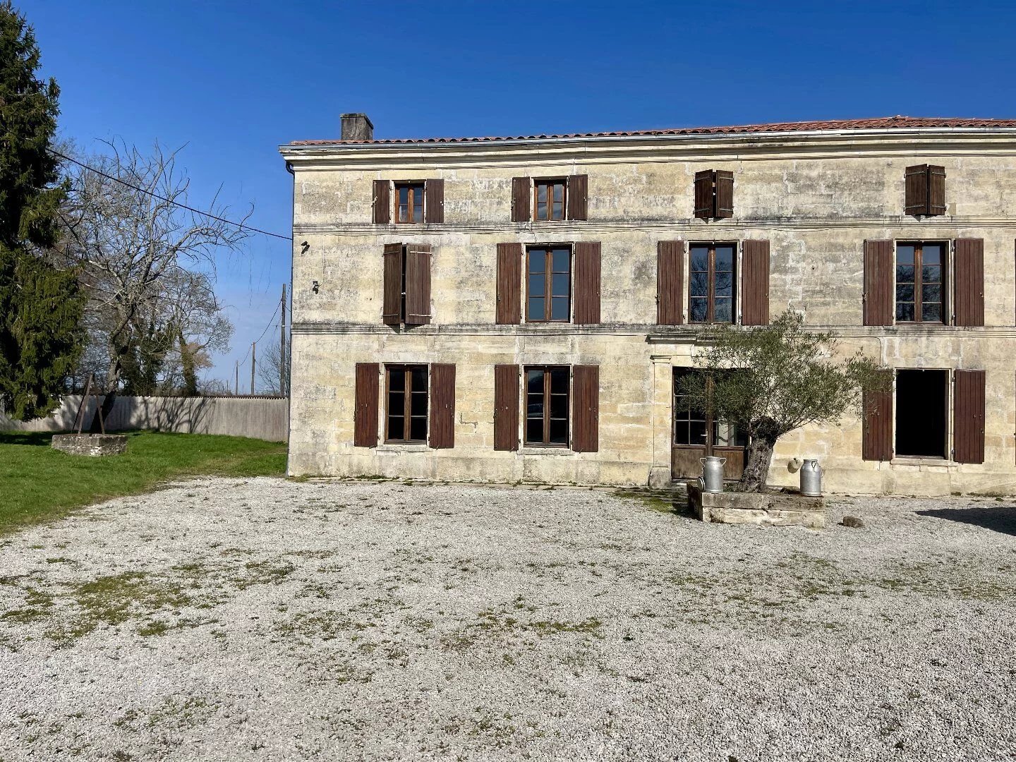 28423