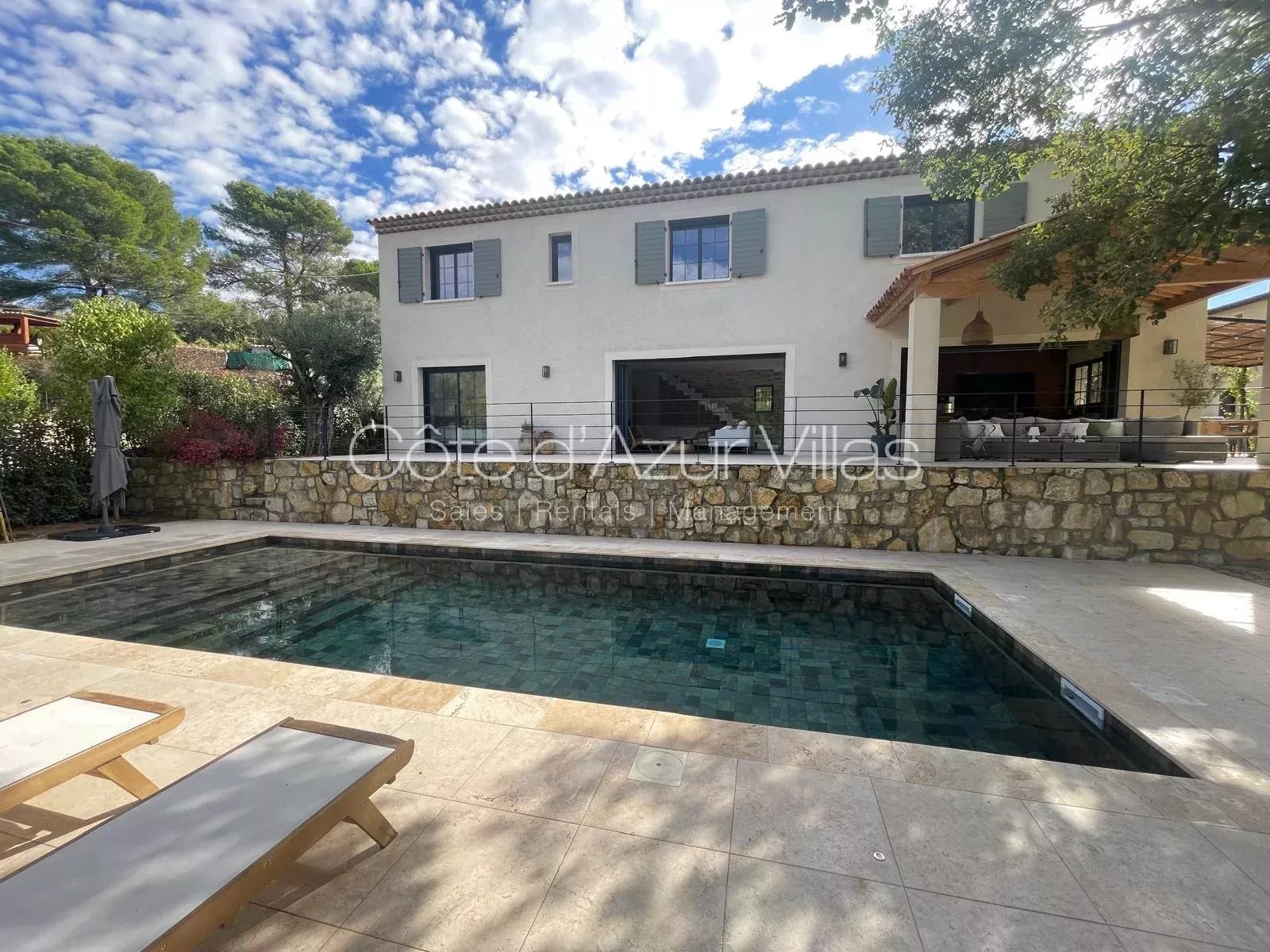 Agence immobilière de 