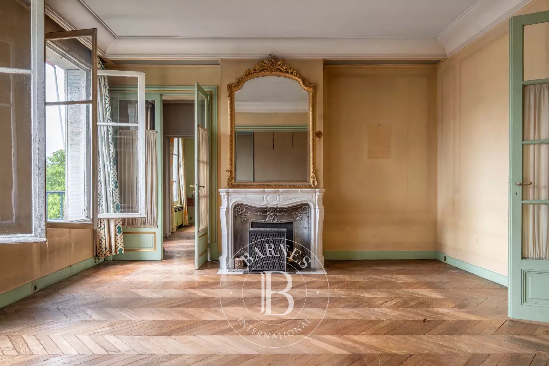 Paris 6 – Quartier Vavin / Jardin du Luxembourg - Appartement de réception et familial – Lumineux – 5ème étage – 4 à 5 chambres - picture 4