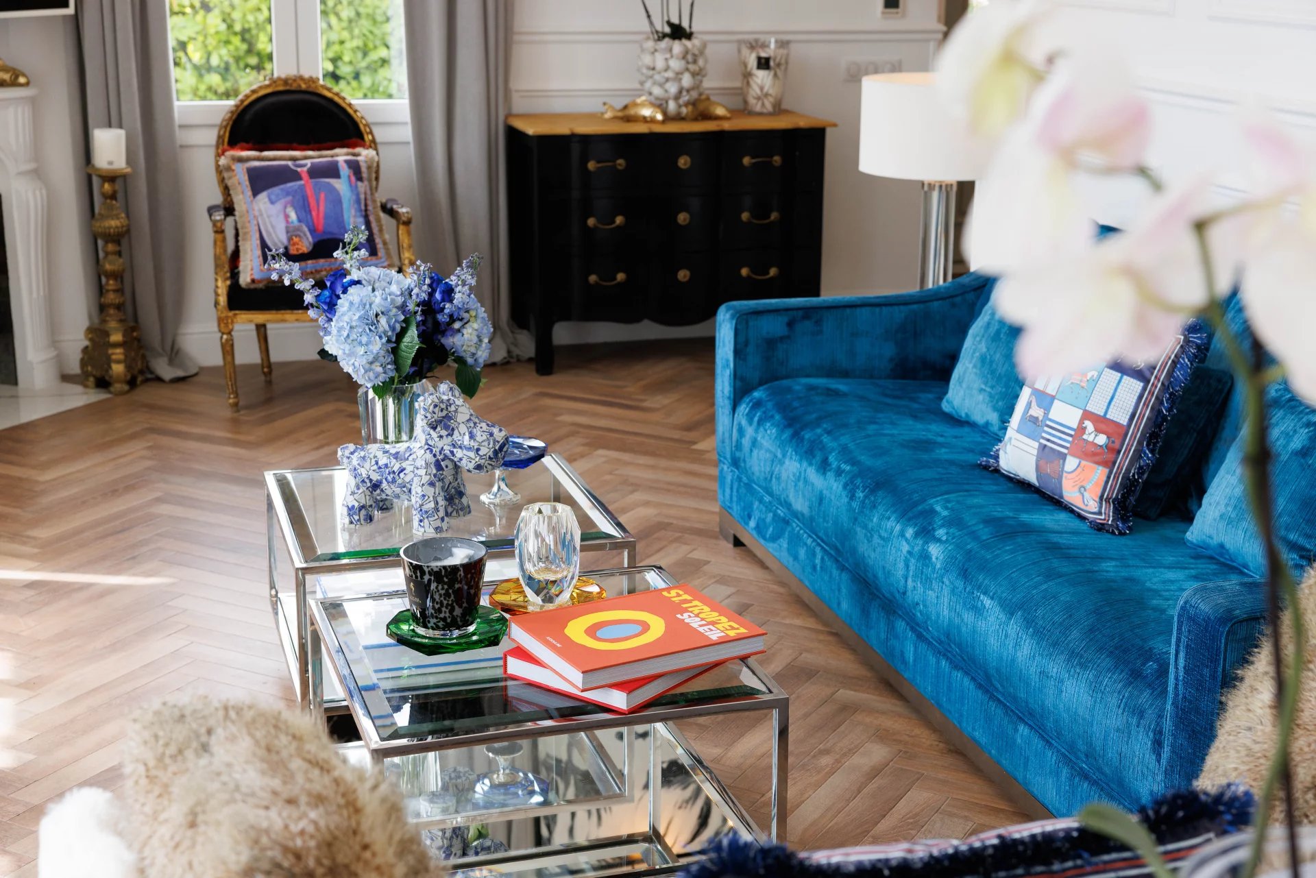 Tastefully renovated villa with guest house and open views