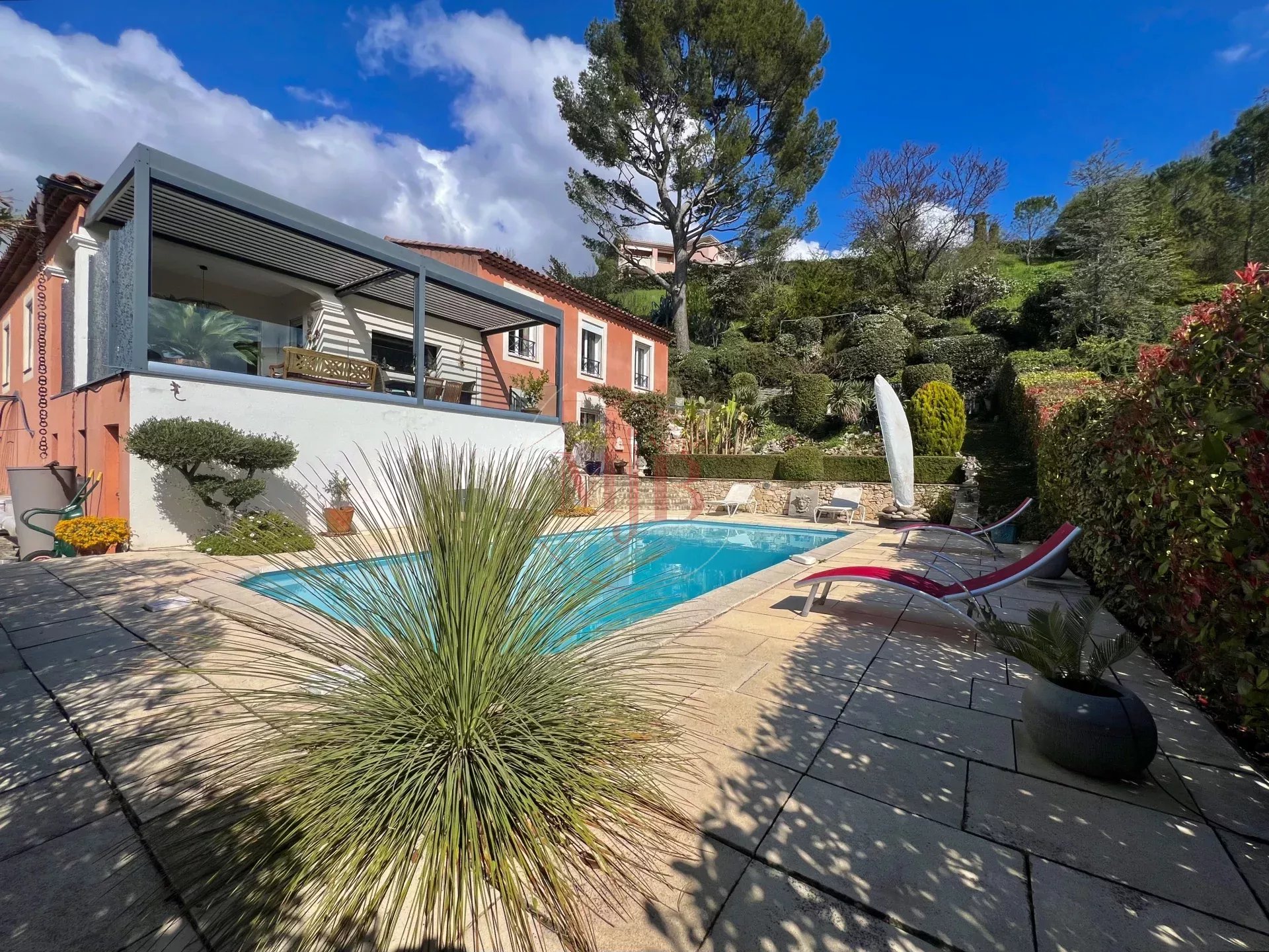 Agence immobilière de 