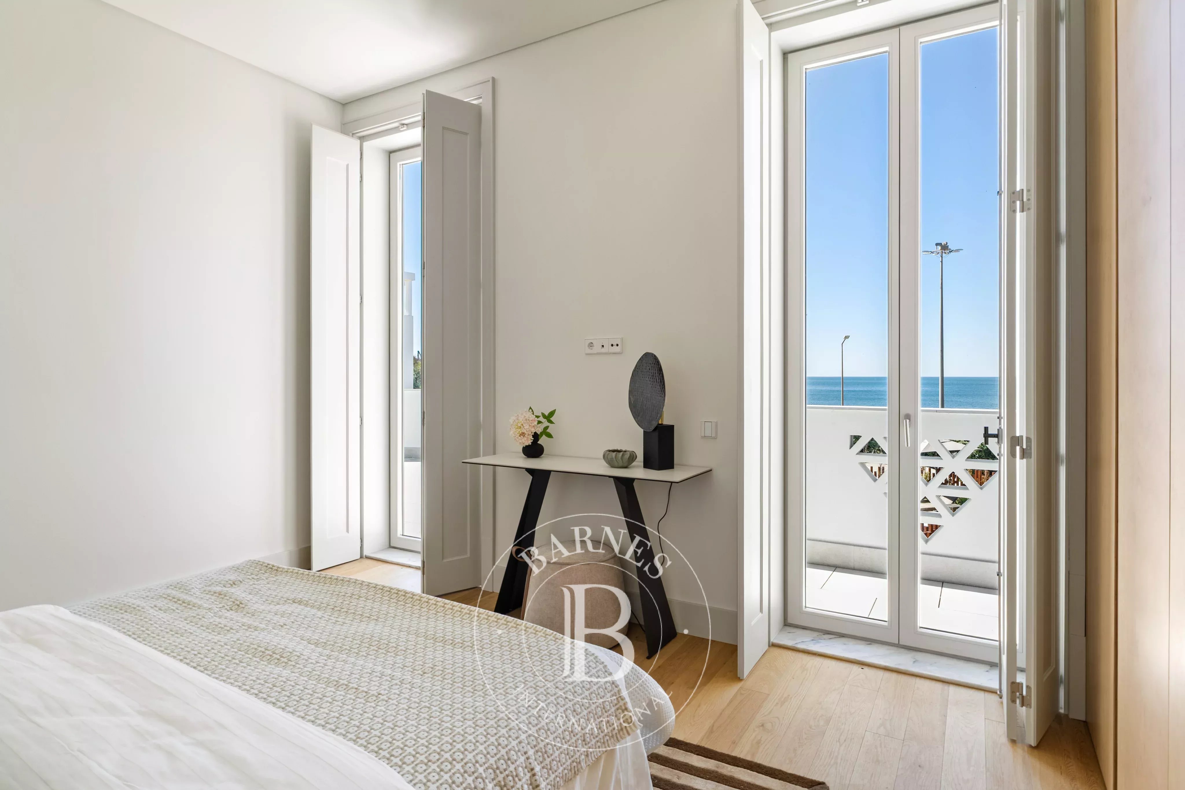 Jardin et vue sur la mer