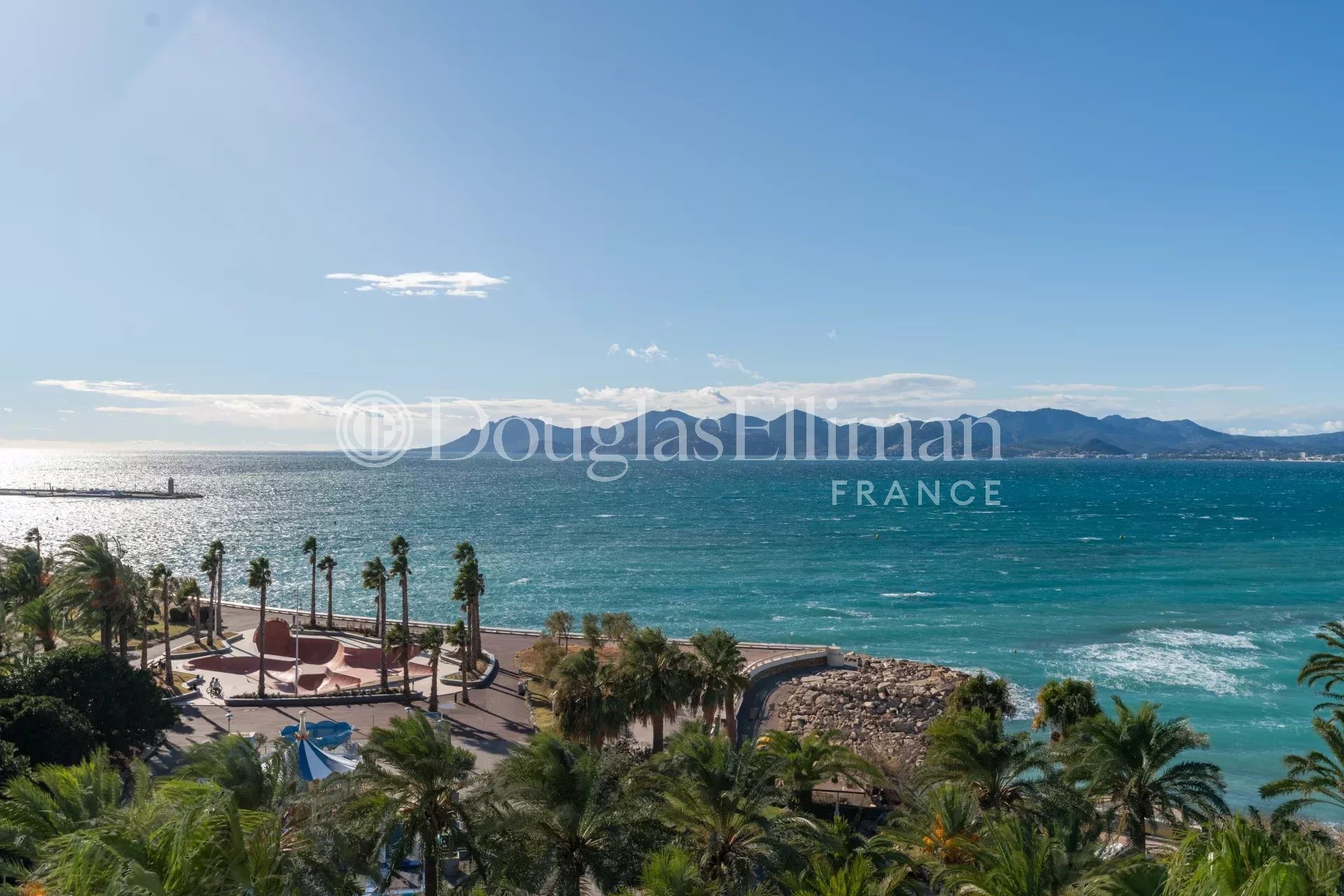 CANNES  – 3 pièces rénové avec vue panoramique sur la mer - Image nᵒ2