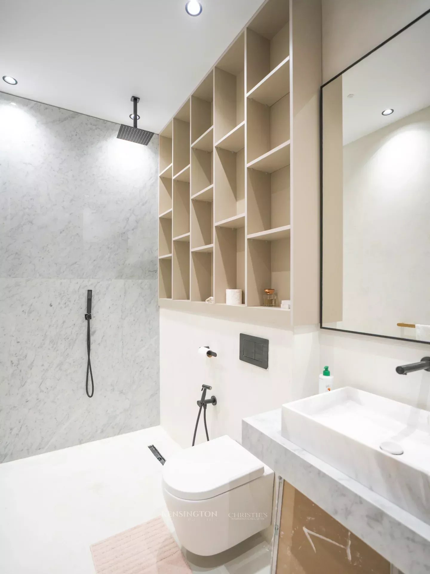 4 Bedroom Villa/Townhouse's Image 46