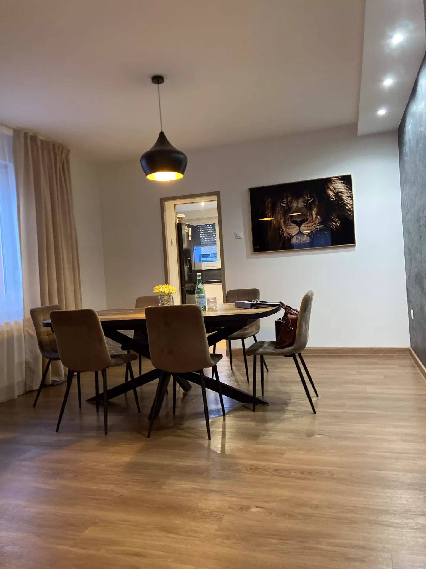 Charmante Maison Rénovée avec 4 Chambres au Cœur de Niederschaeffolsheim"