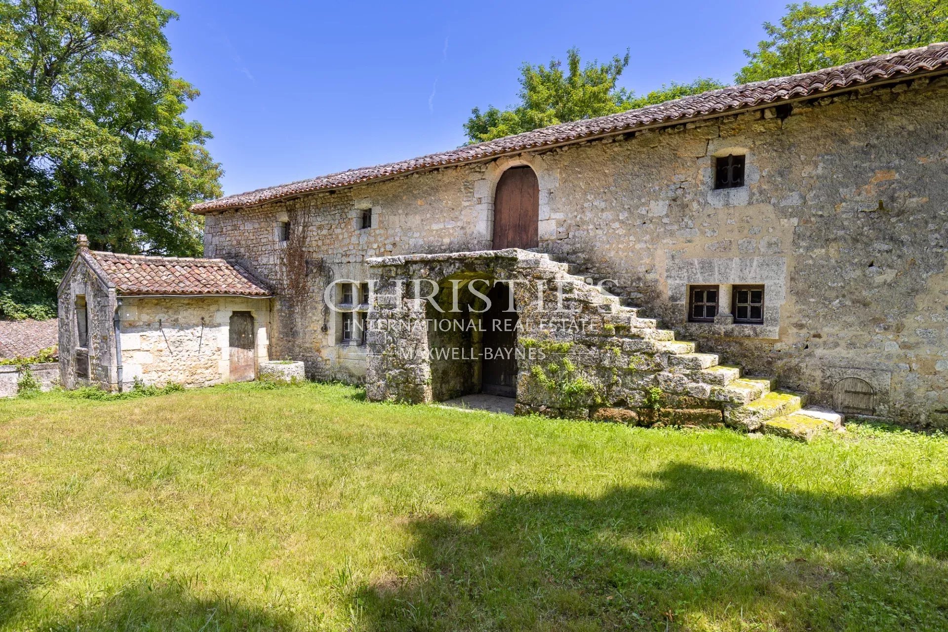 9 Bedroom Chateau's Image 33