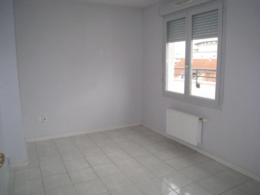 483223 Location Lyon 8ème