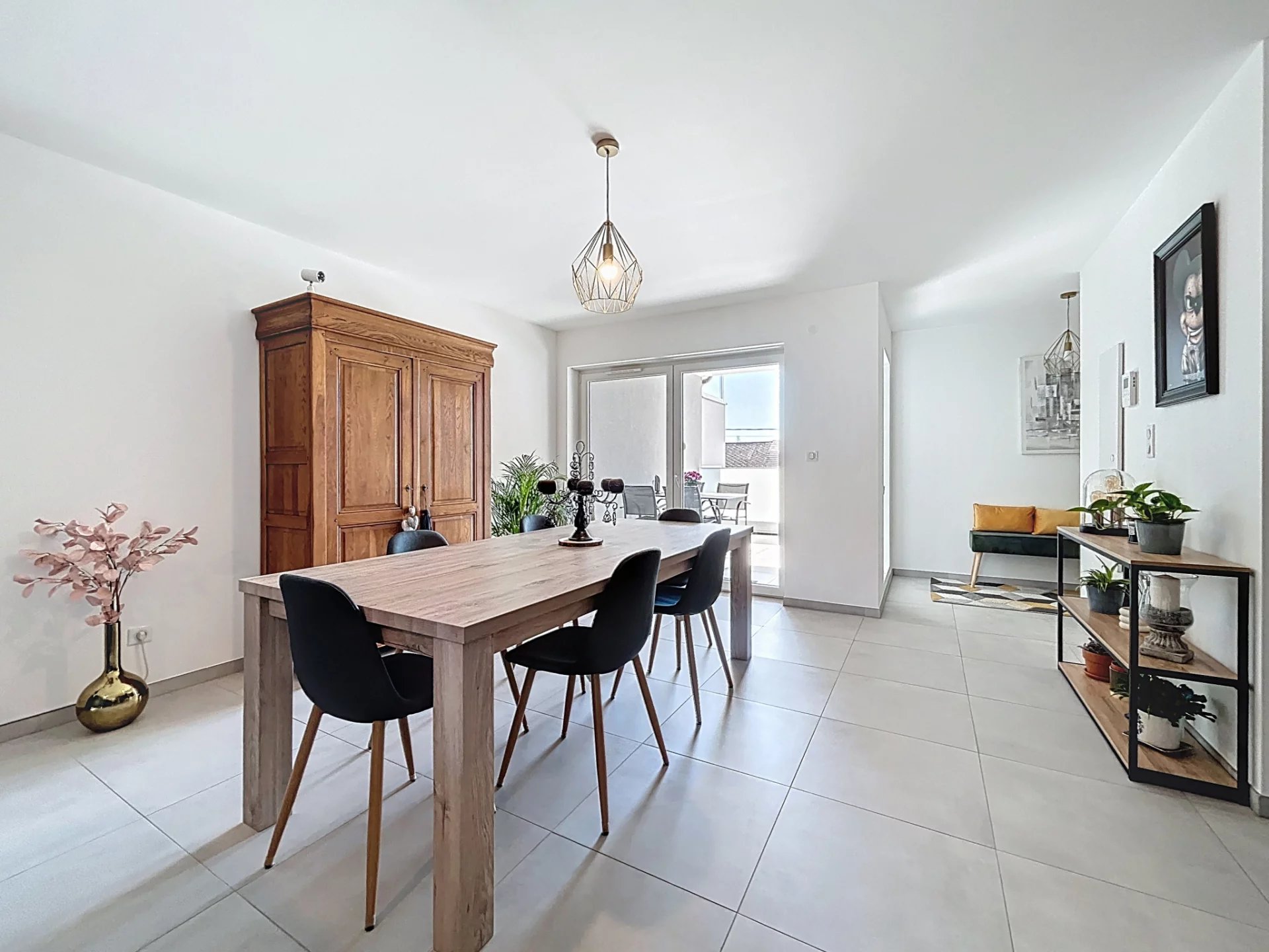 Tres bel appartement  - 80 m2, 2 chambres- terrasse - garage