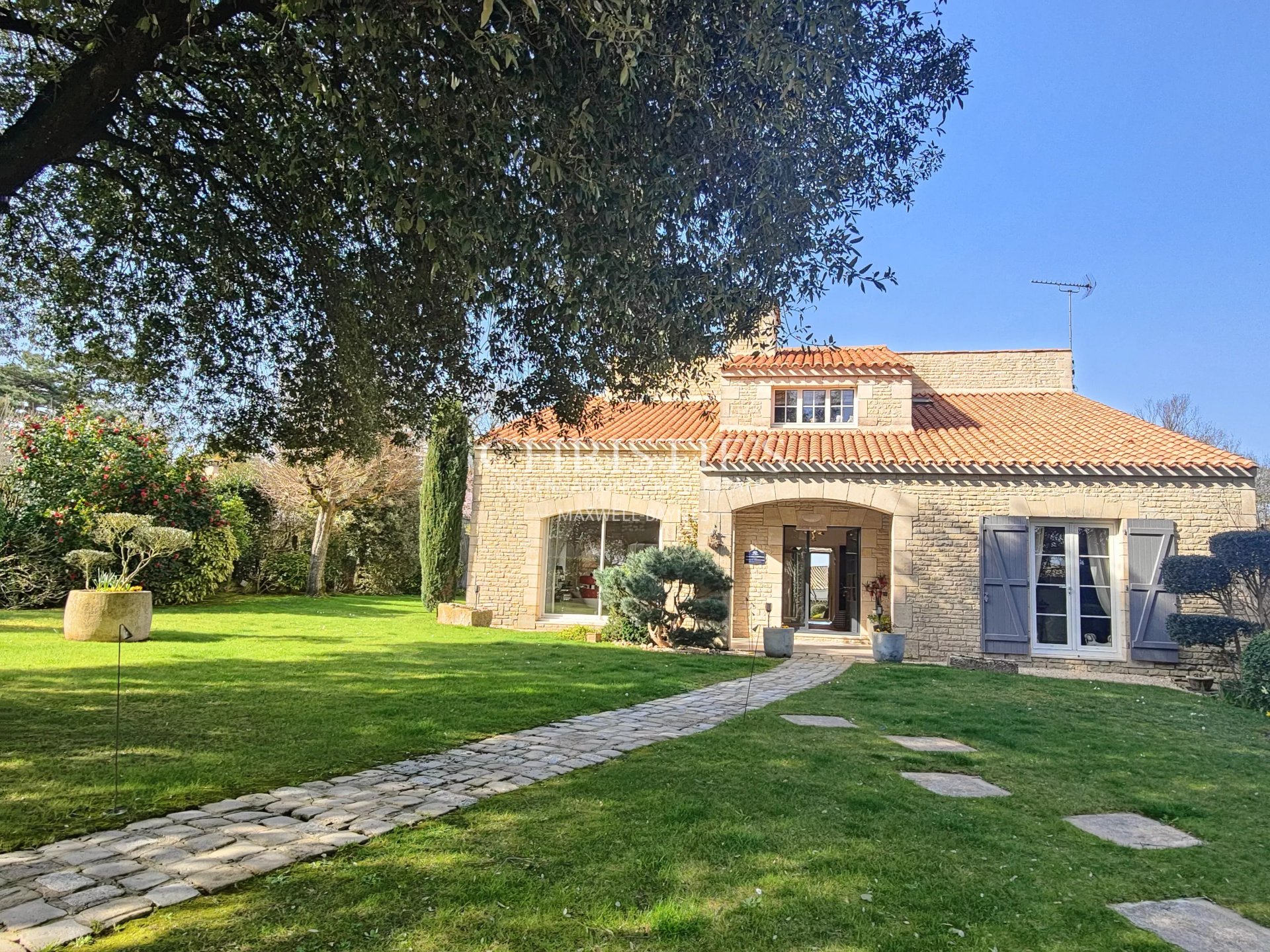 5 Bedroom Villa/Townhouse's Image 16