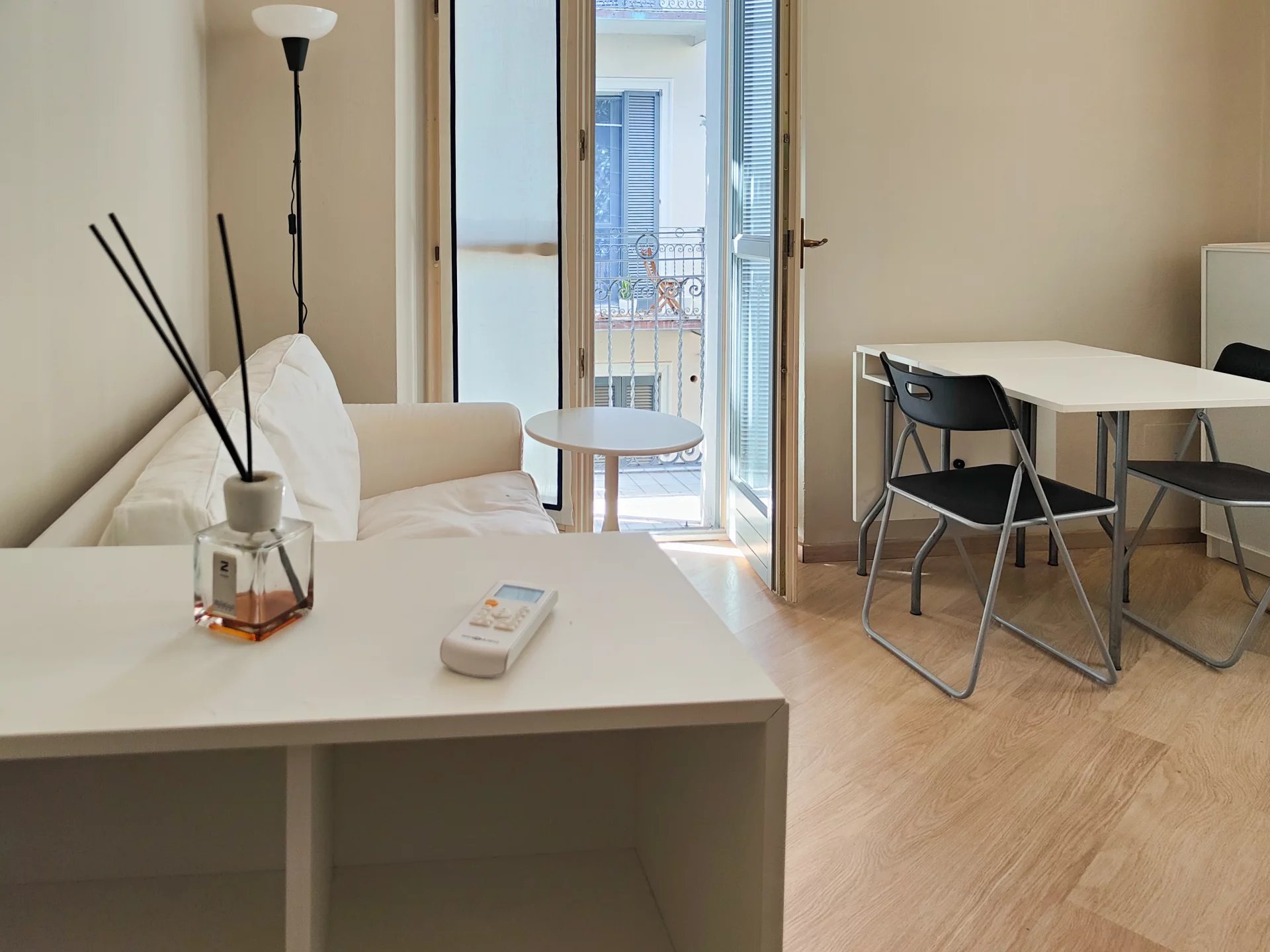 BILOCALE  ARREDATO CON BALCONE