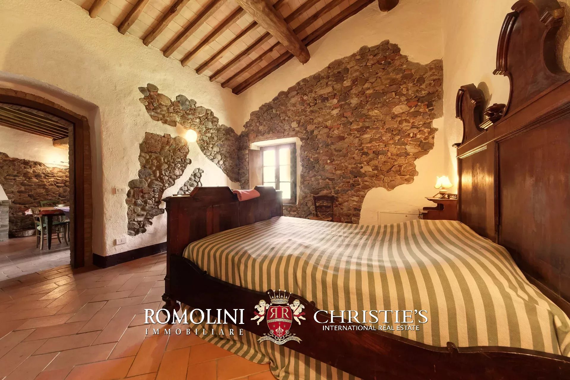 8 Bedroom Villa/Townhouse's Image 34