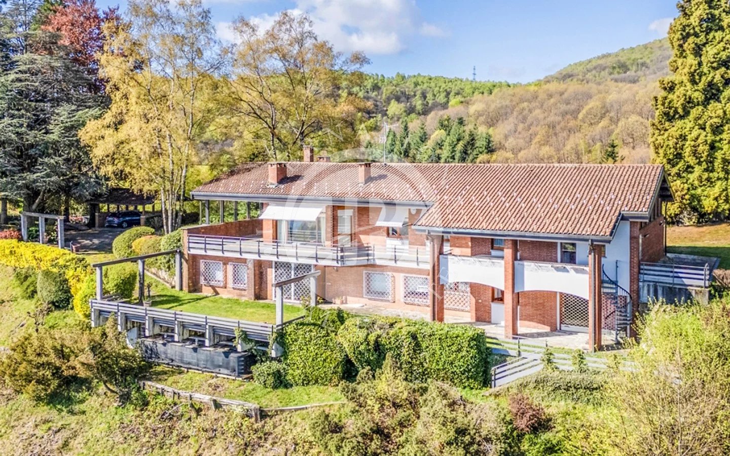 Villa in Gignese - view 1