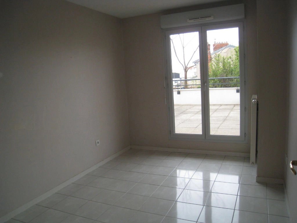 483223 Location Lyon 8ème